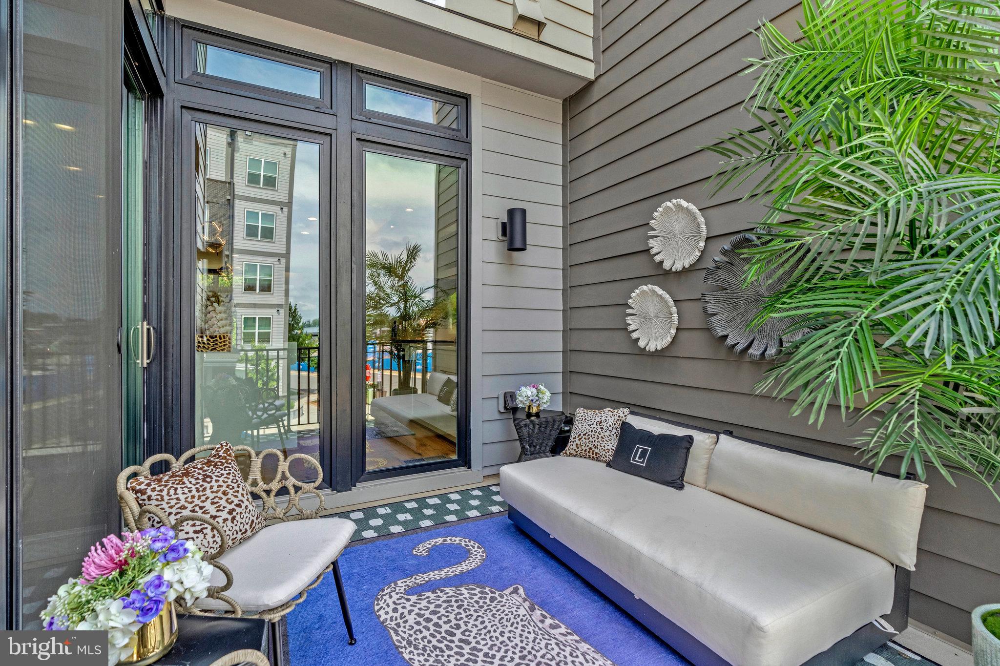 ONE LOUDOUN - Residential