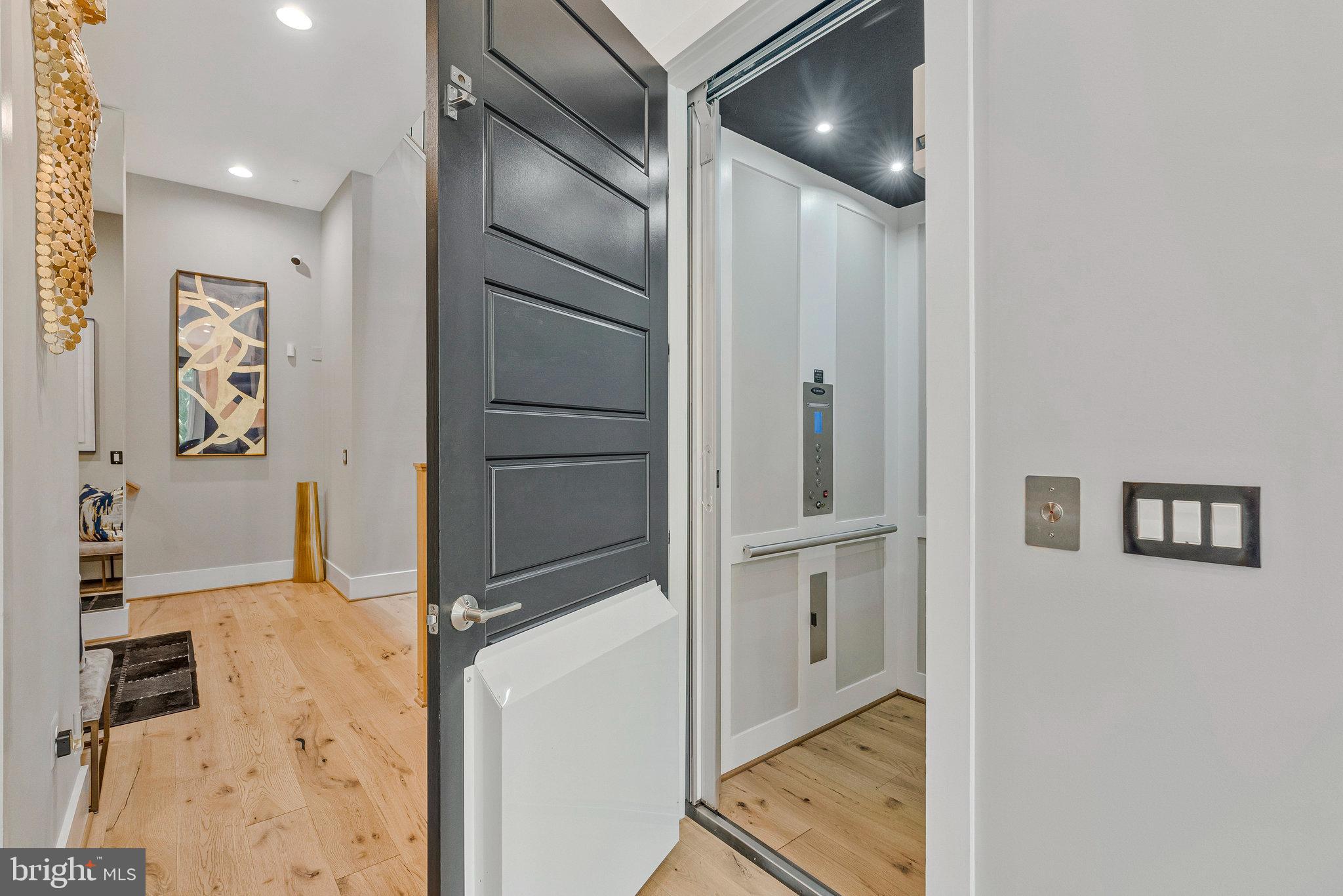 ONE LOUDOUN - Residential