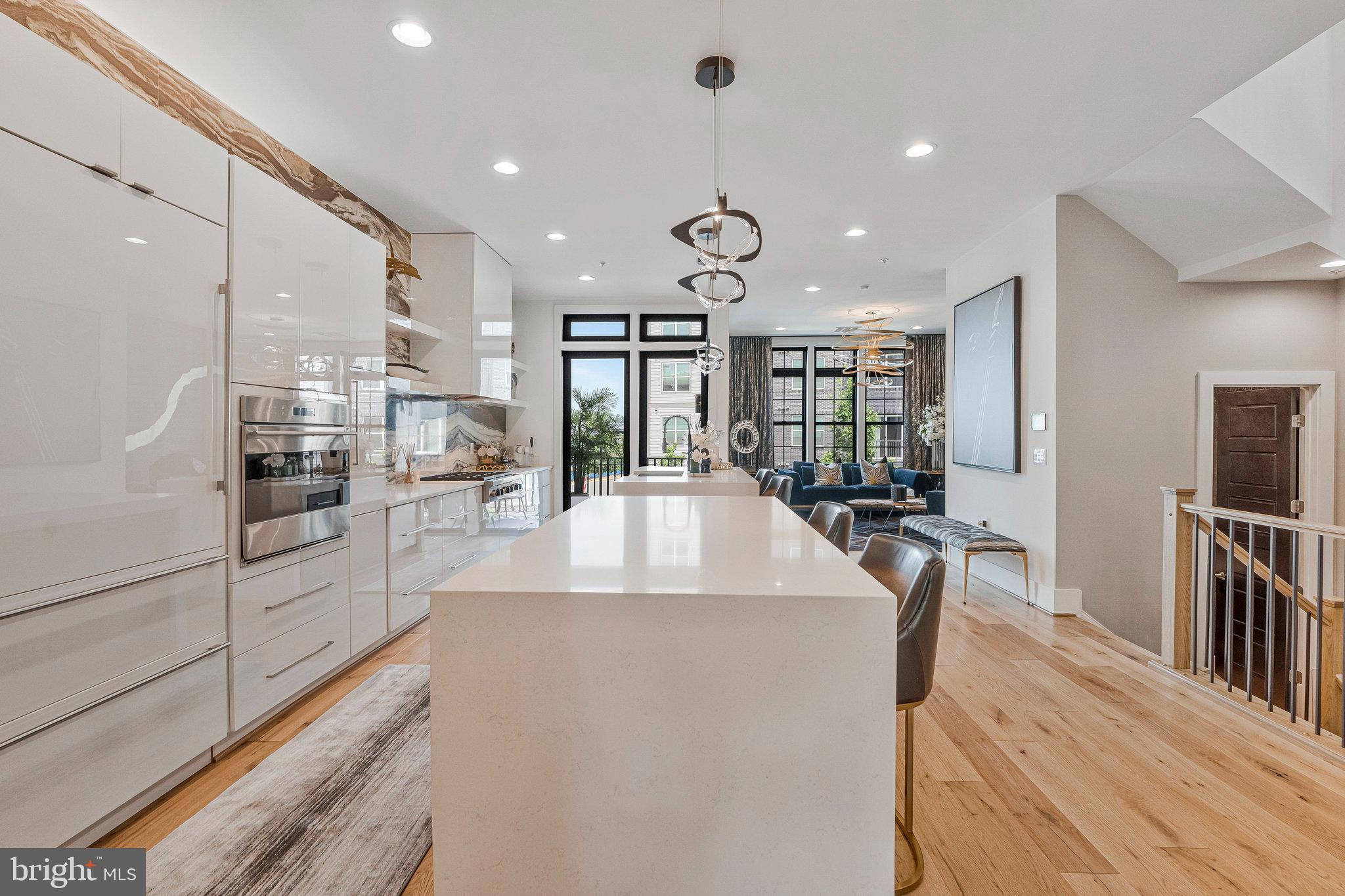 ONE LOUDOUN - Residential