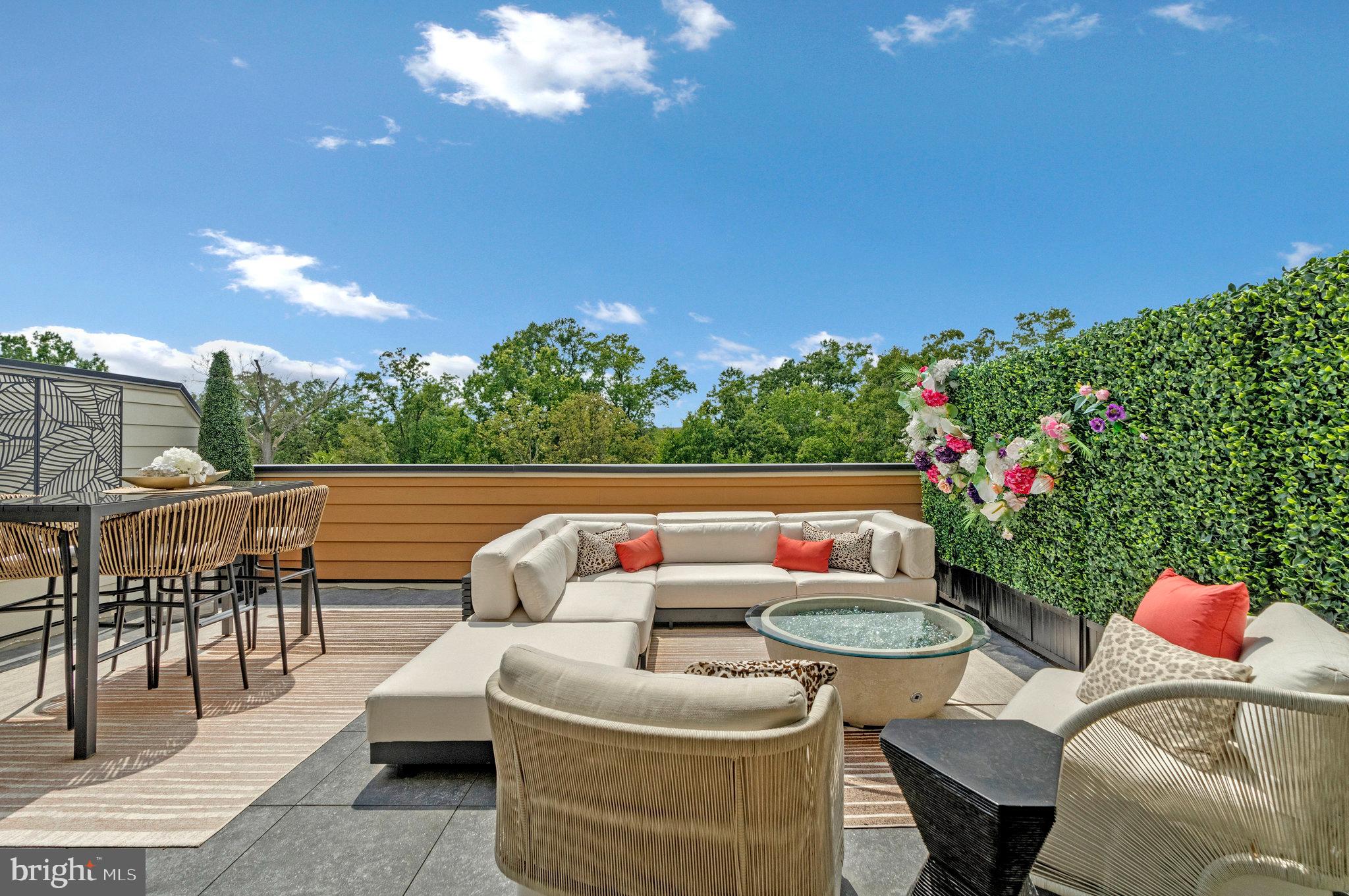 ONE LOUDOUN - Residential