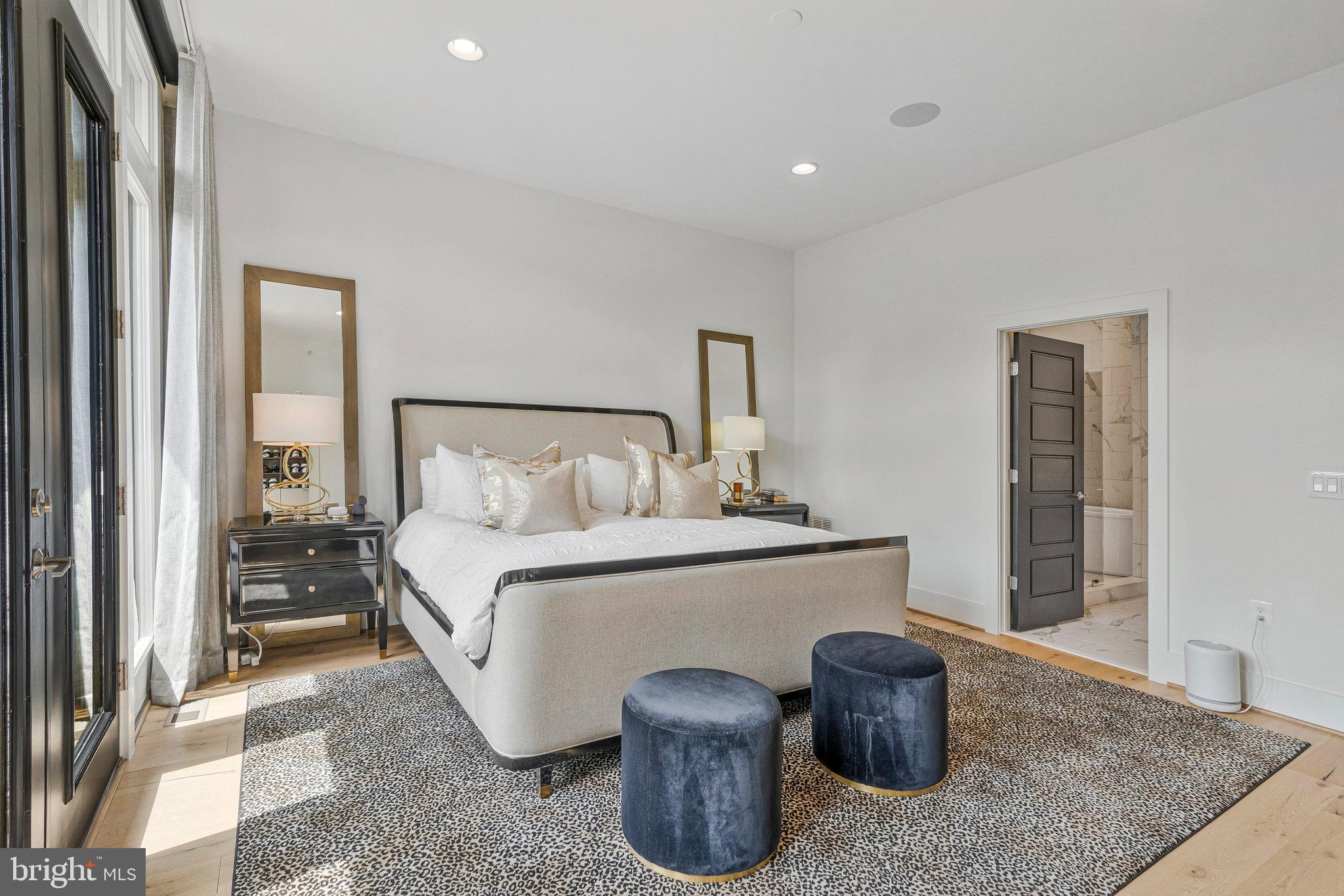 ONE LOUDOUN - Residential