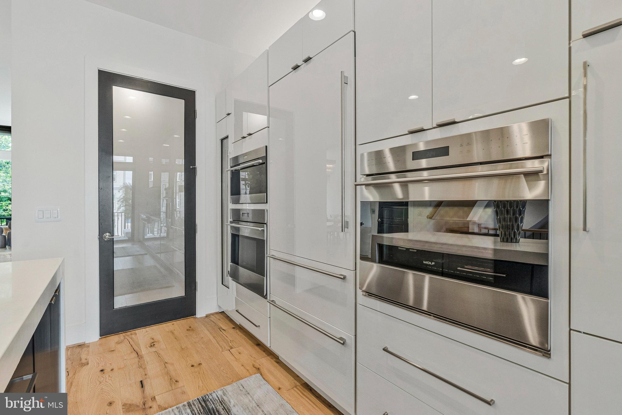 ONE LOUDOUN - Residential