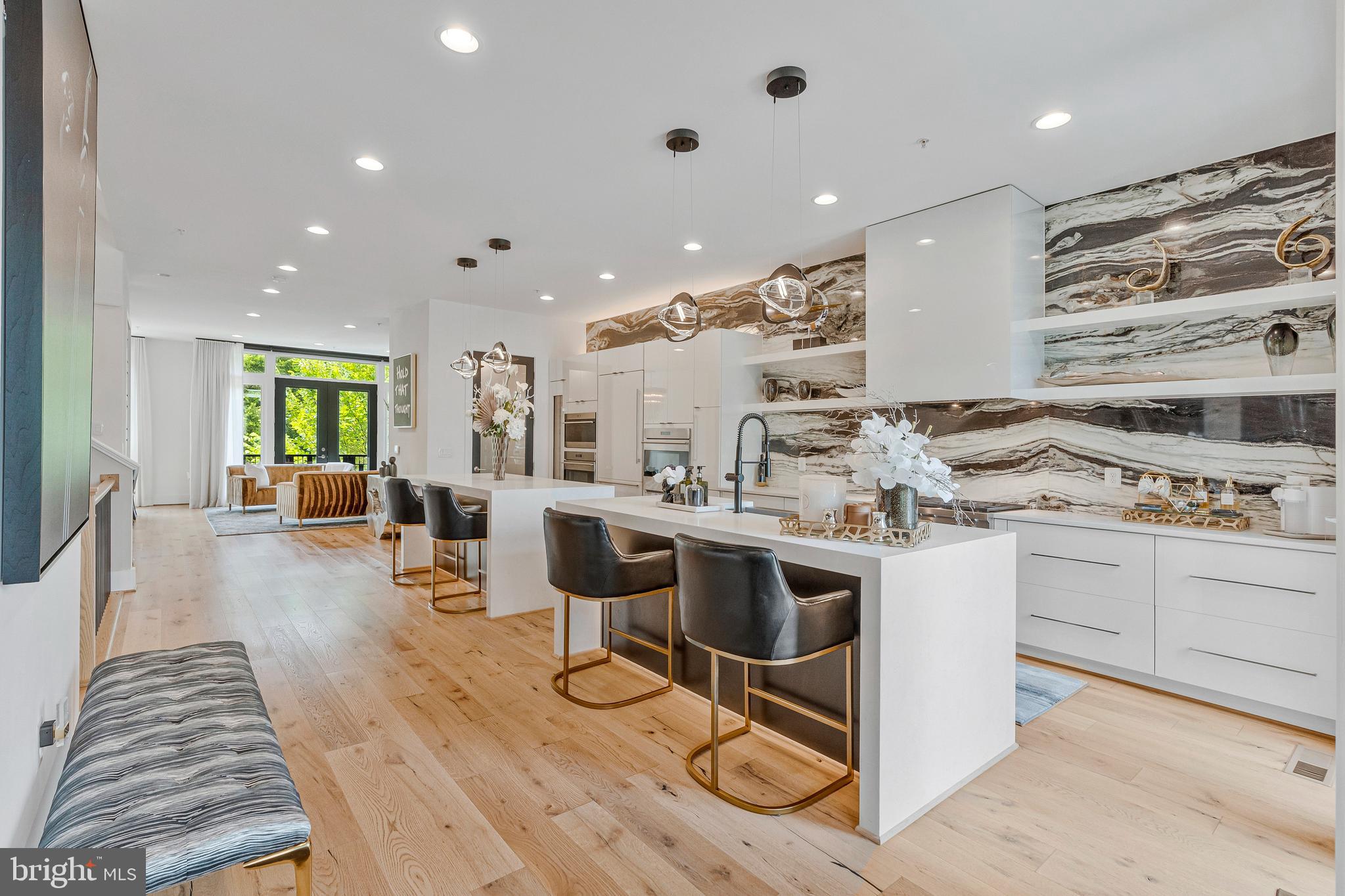 ONE LOUDOUN - Residential