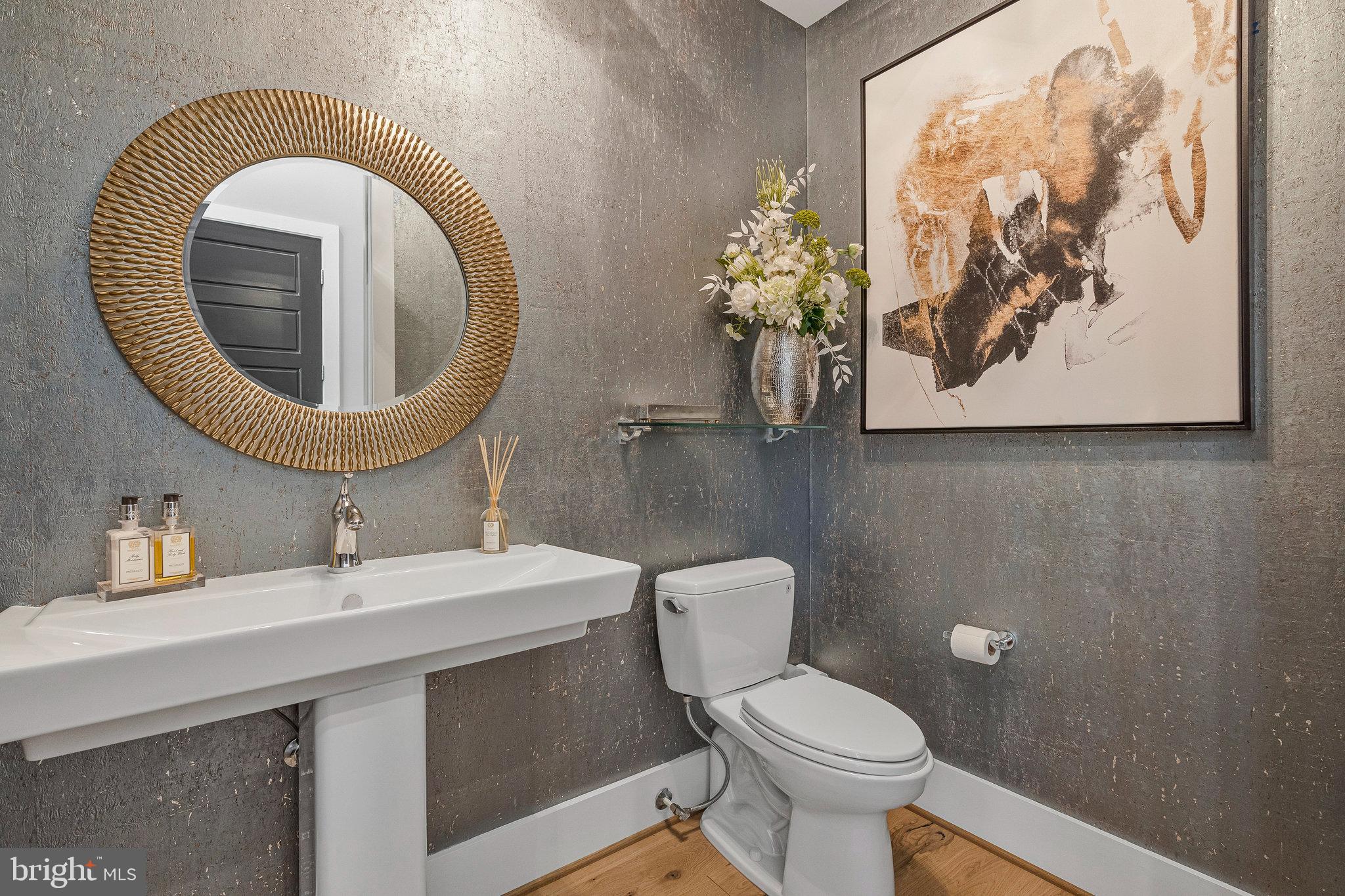 ONE LOUDOUN - Residential