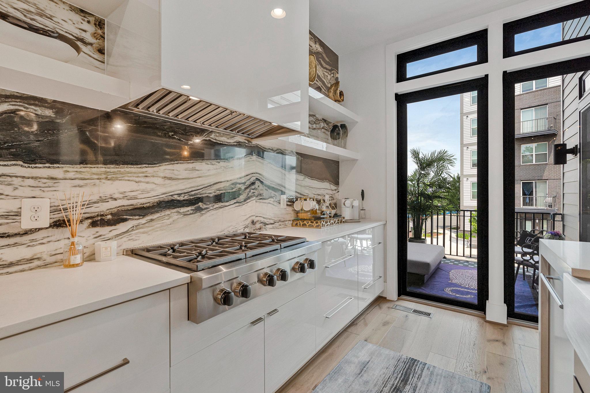 ONE LOUDOUN - Residential