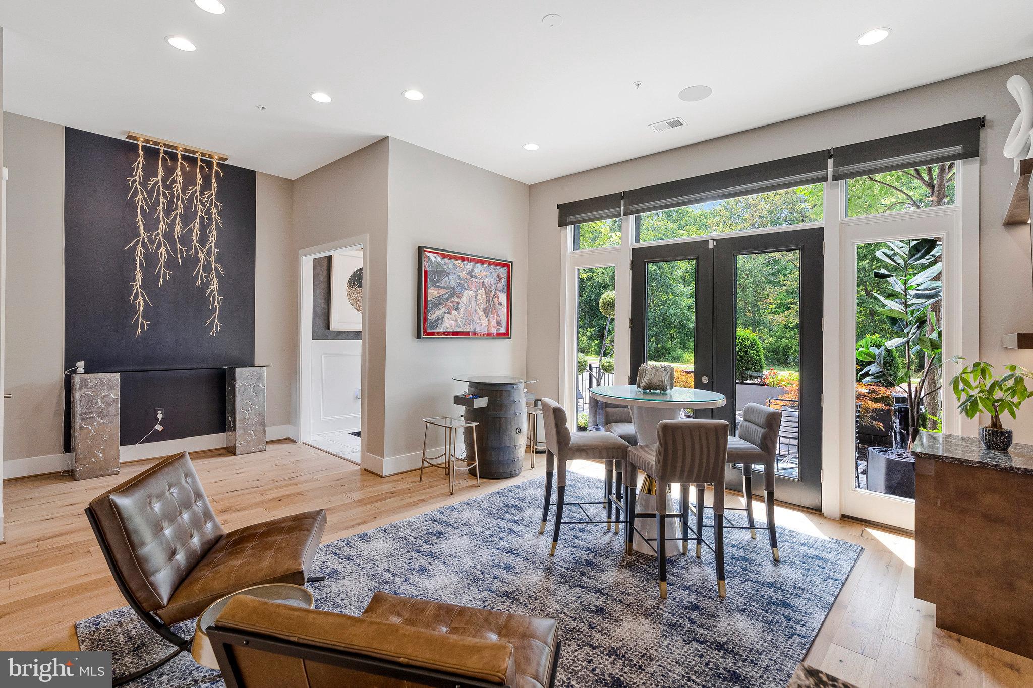 ONE LOUDOUN - Residential