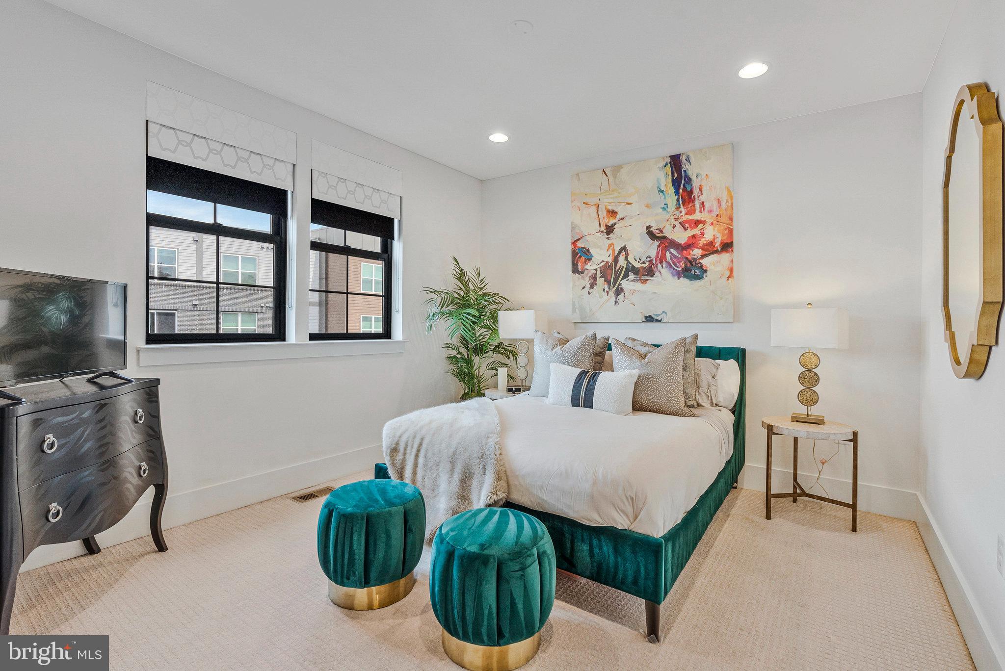 ONE LOUDOUN - Residential