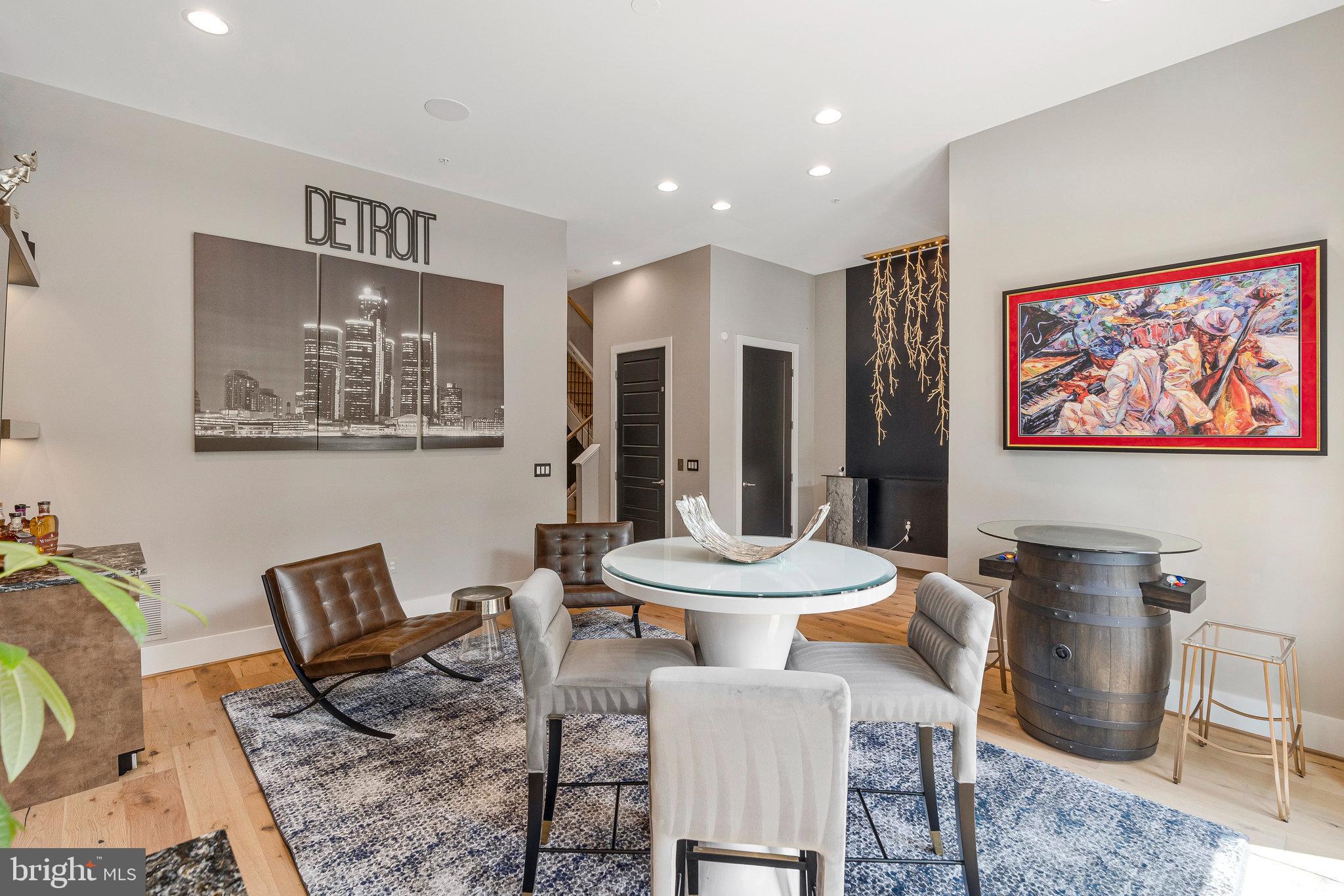 ONE LOUDOUN - Residential