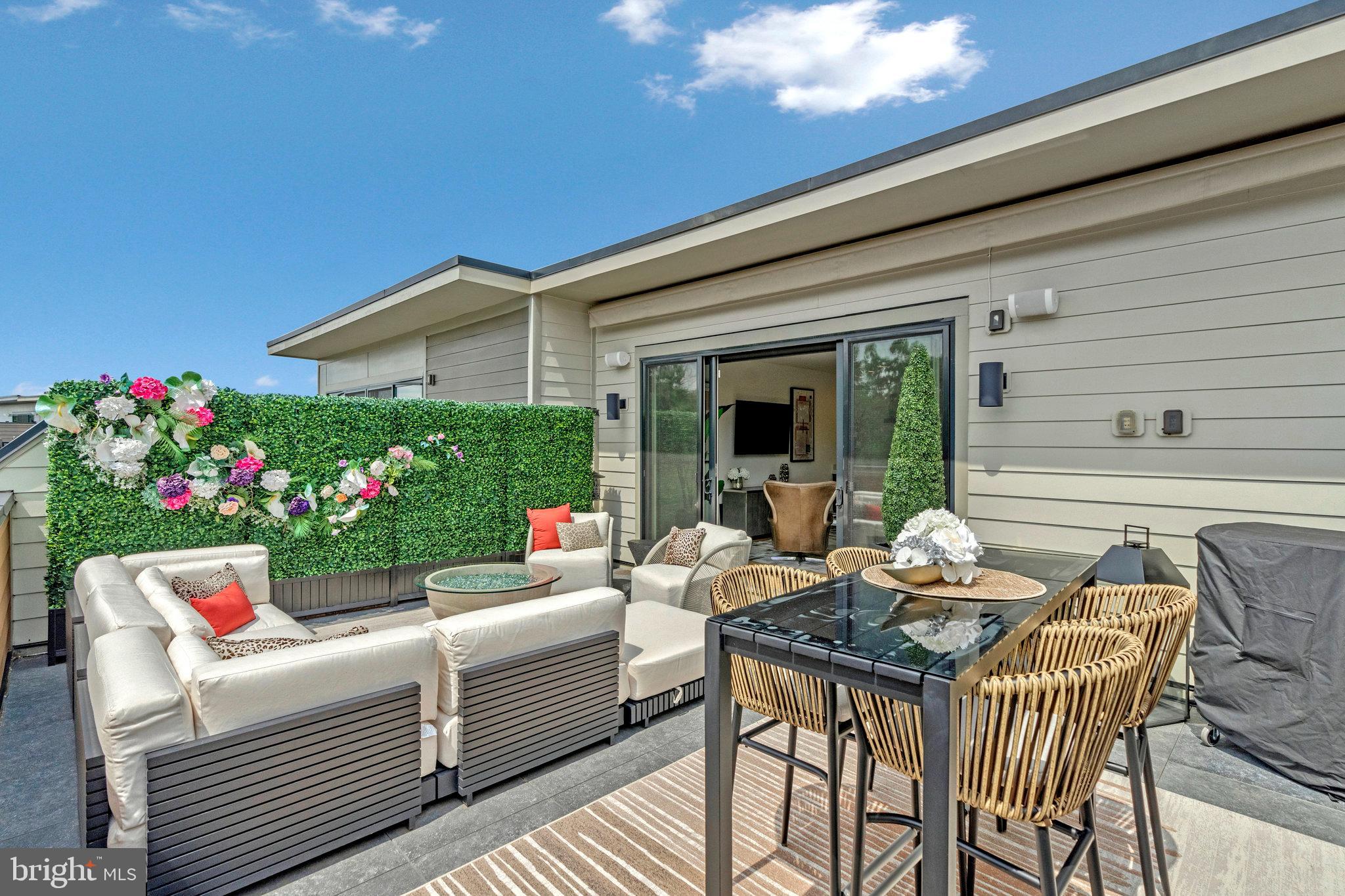 ONE LOUDOUN - Residential