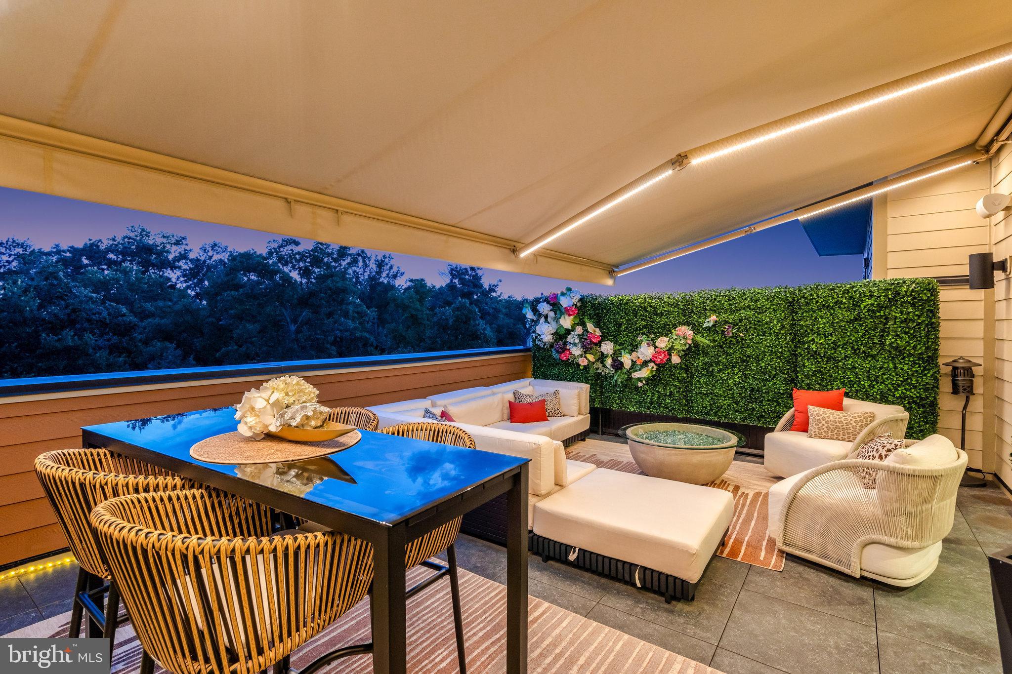 ONE LOUDOUN - Residential