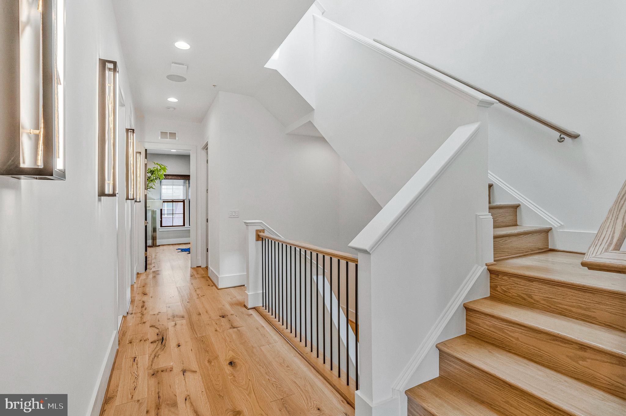 ONE LOUDOUN - Residential