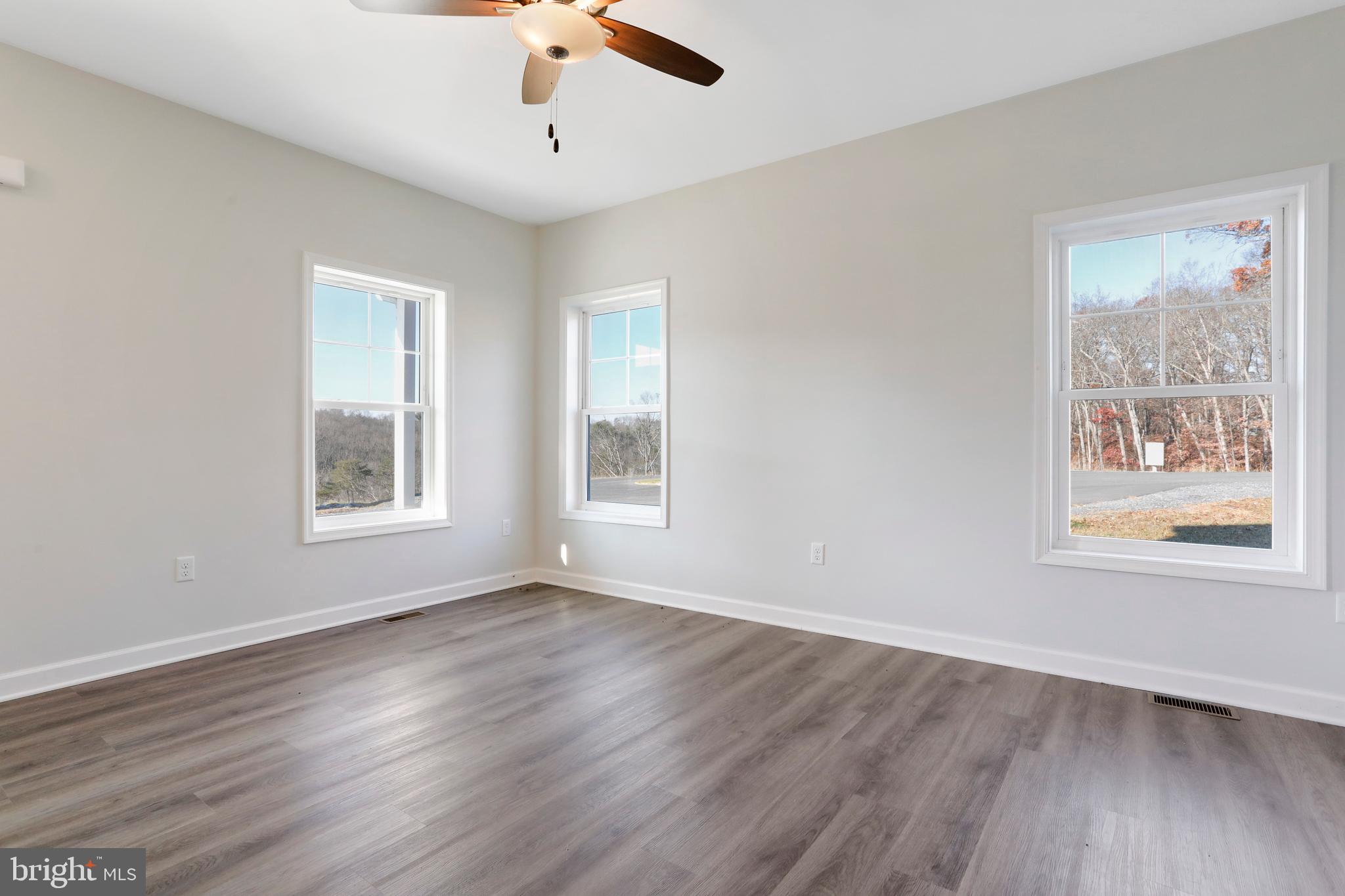 MIDDLE CREEK VISTAS - Residential