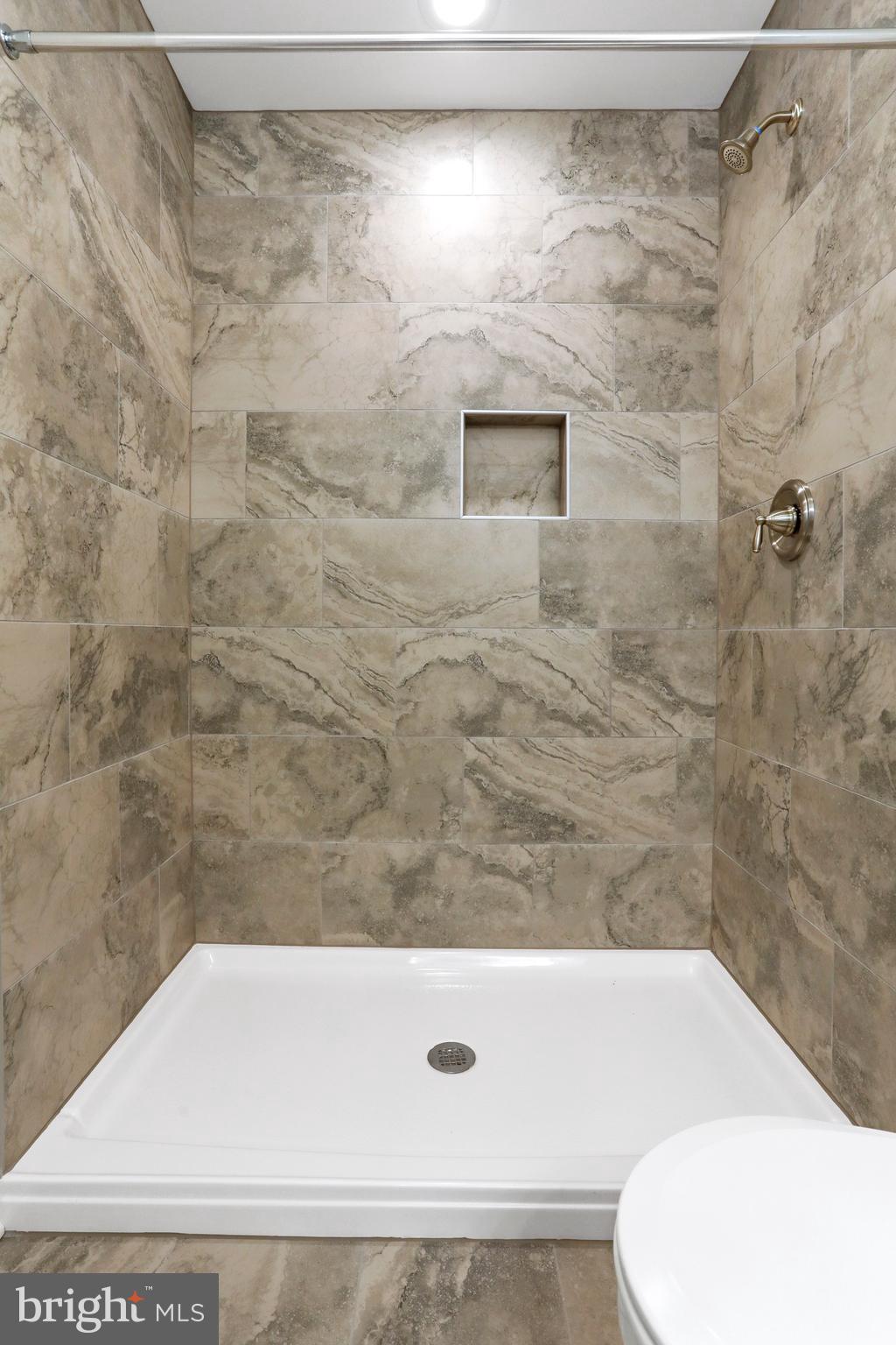 MIDDLE CREEK VISTAS - Residential