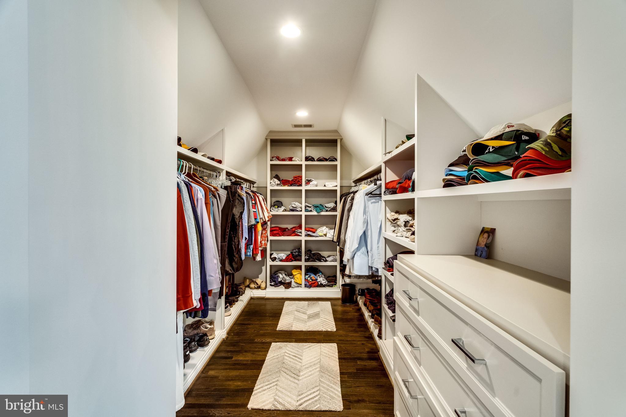 DOGWOOD KNOLLS - Residential