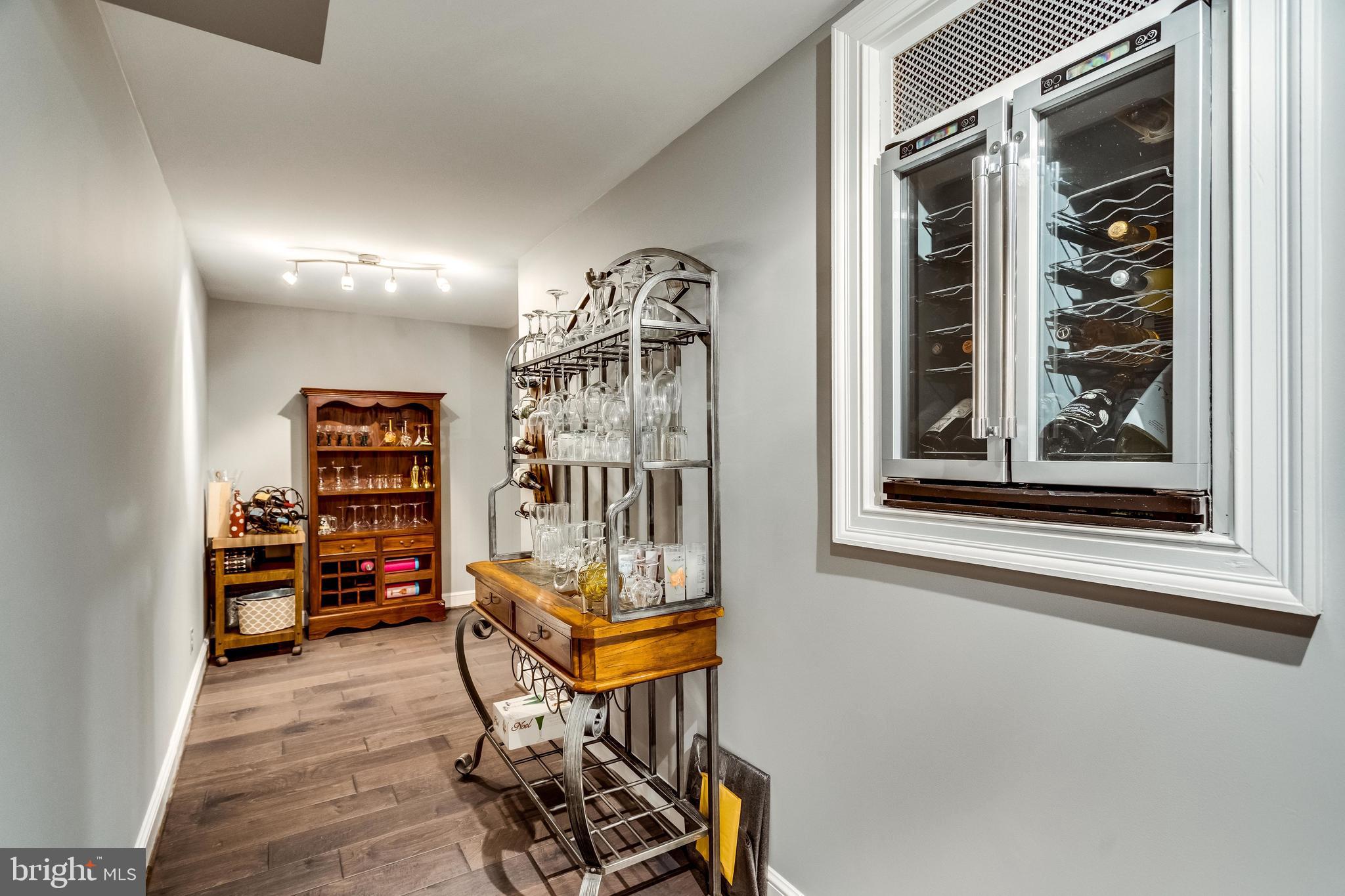 DOGWOOD KNOLLS - Residential