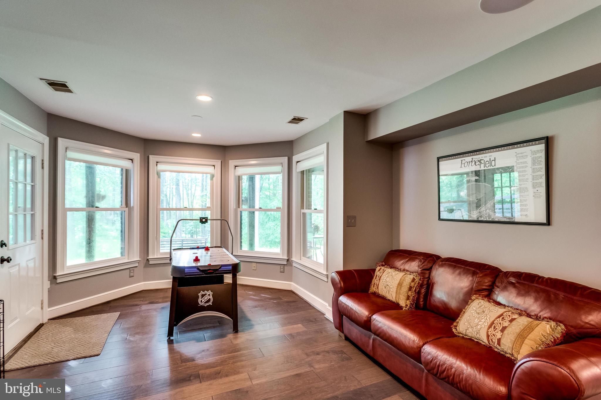 DOGWOOD KNOLLS - Residential