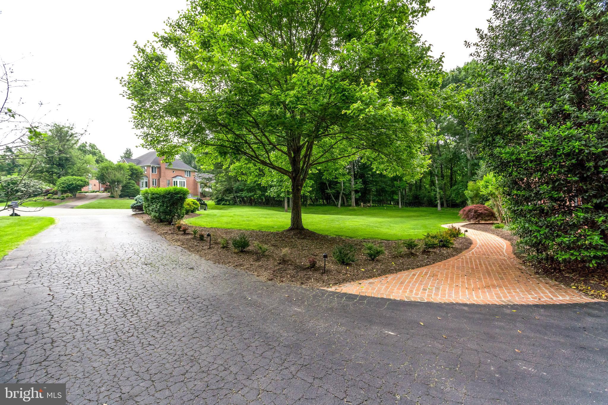 DOGWOOD KNOLLS - Residential