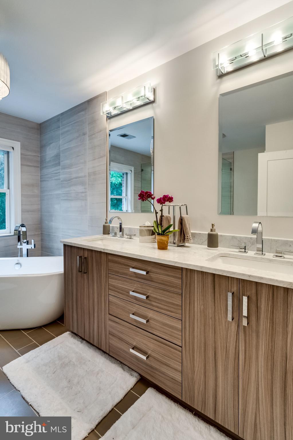 DOGWOOD KNOLLS - Residential