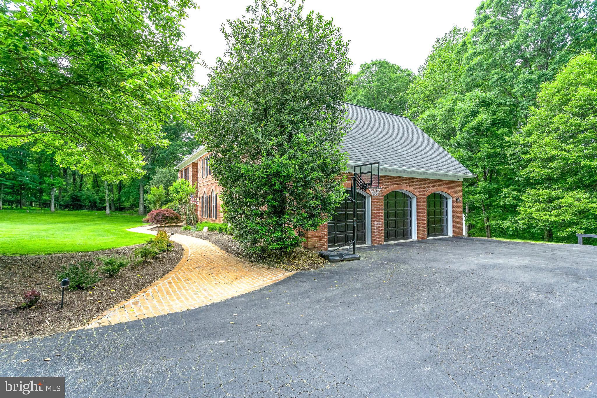 DOGWOOD KNOLLS - Residential