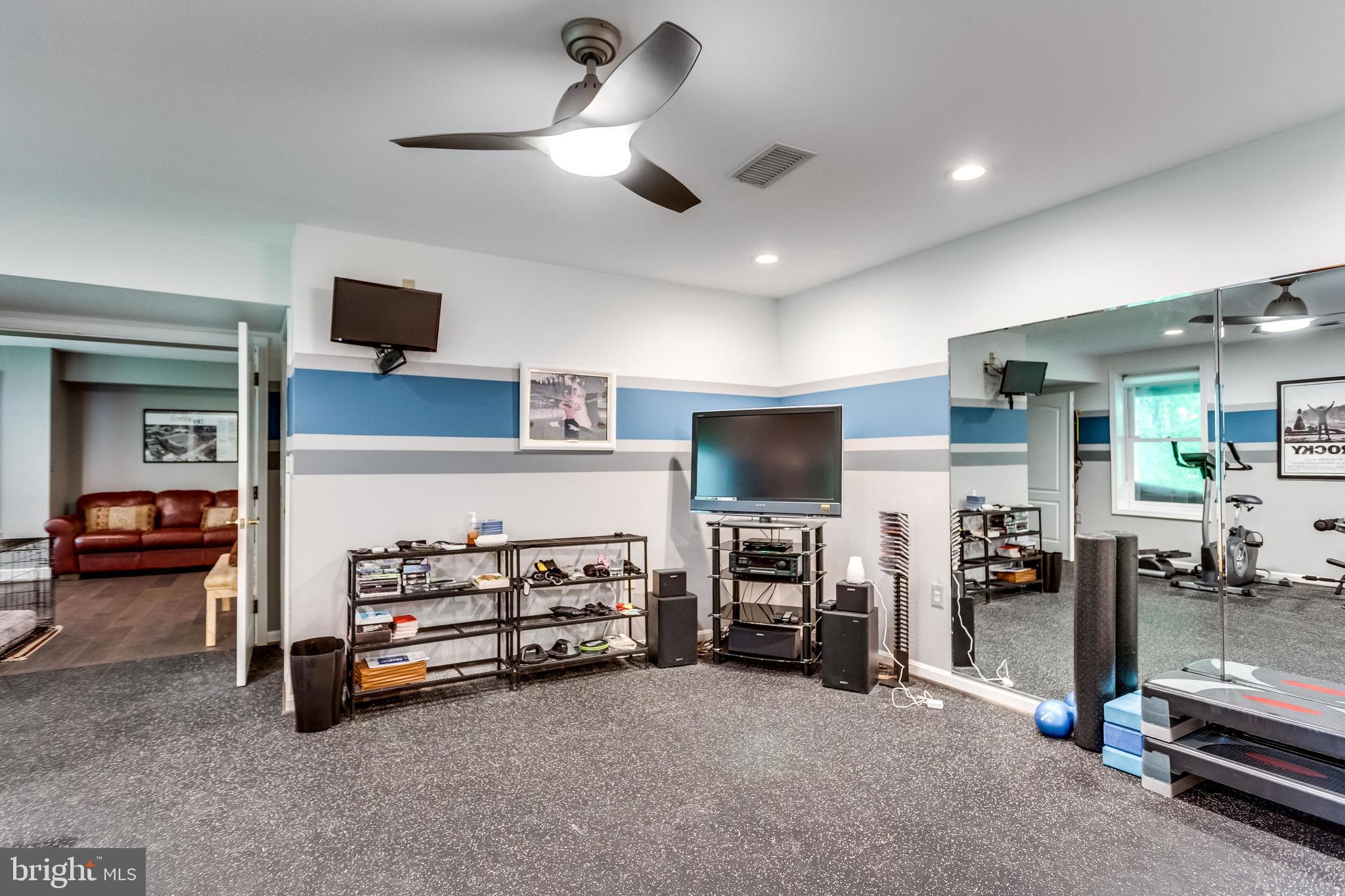 DOGWOOD KNOLLS - Residential