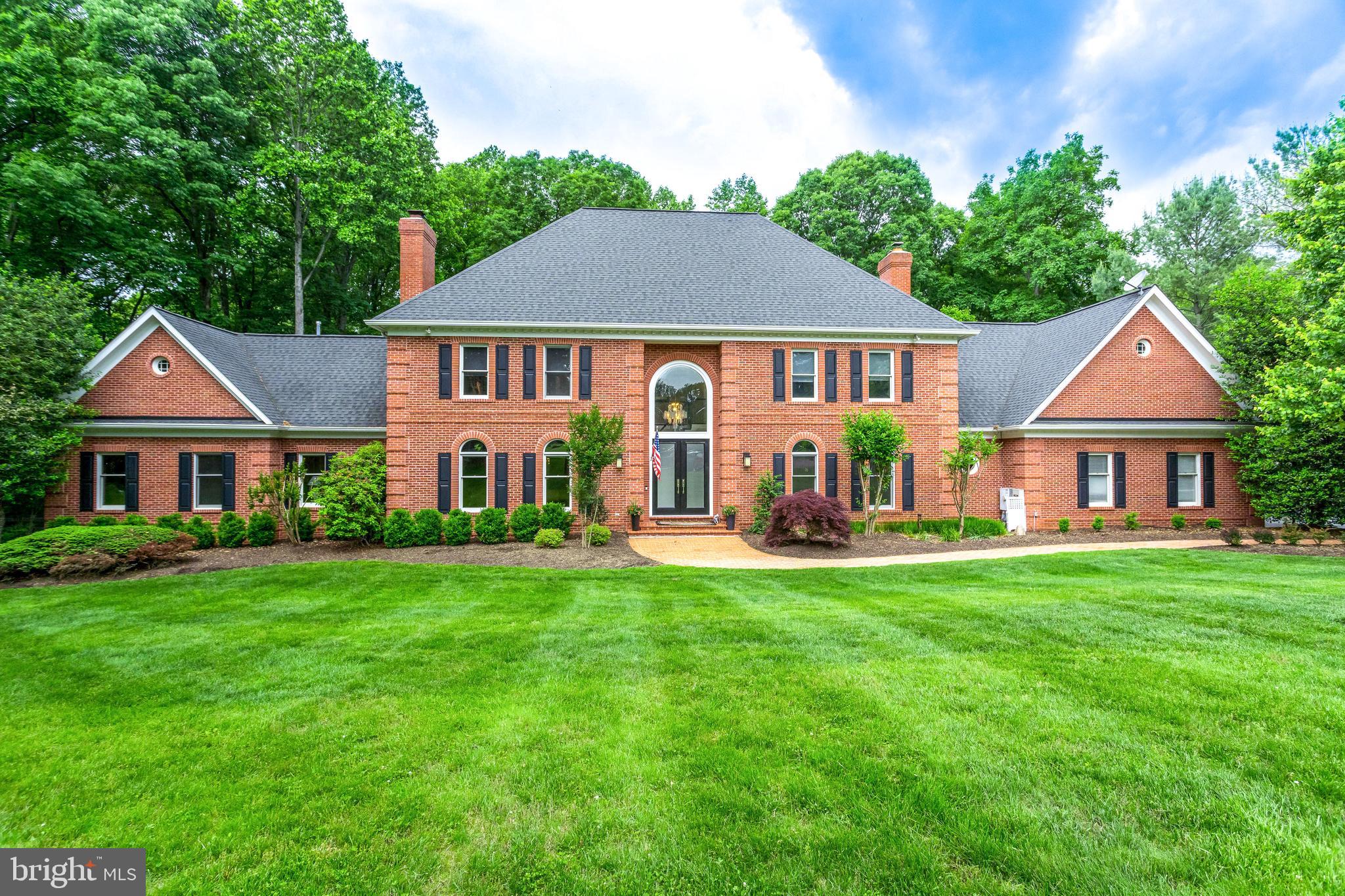 DOGWOOD KNOLLS - Residential