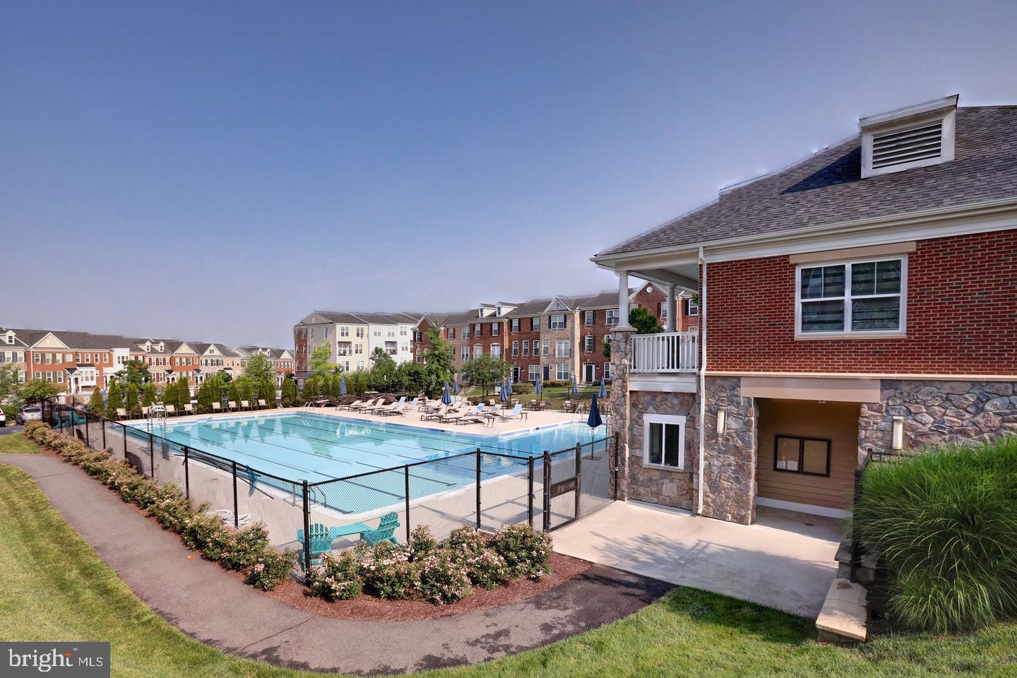 GOOSE CREEK VILLAGE NORTH - Residential Lease