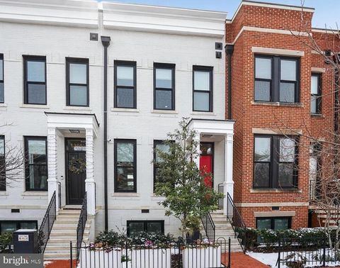 1305 D STREET SE WASHINGTON DC 20003