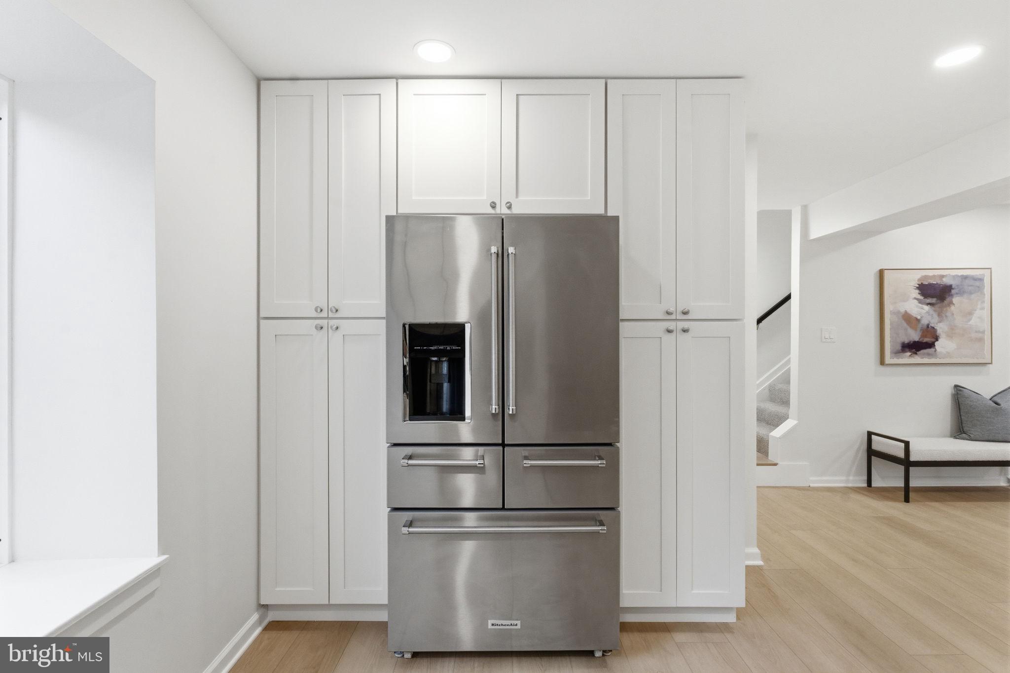 OAKTON VILLAGE - Residential