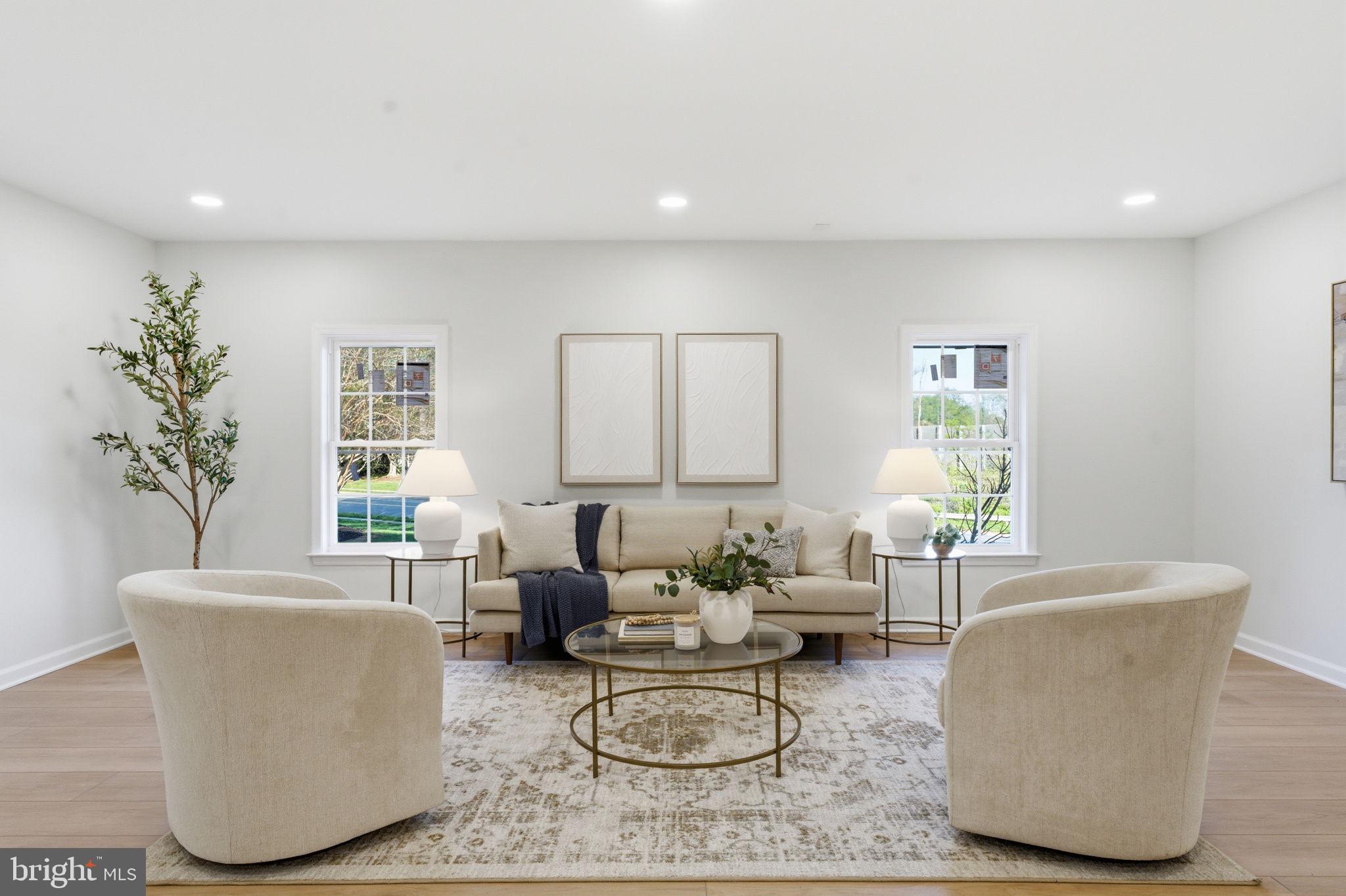 OAKTON VILLAGE - Residential