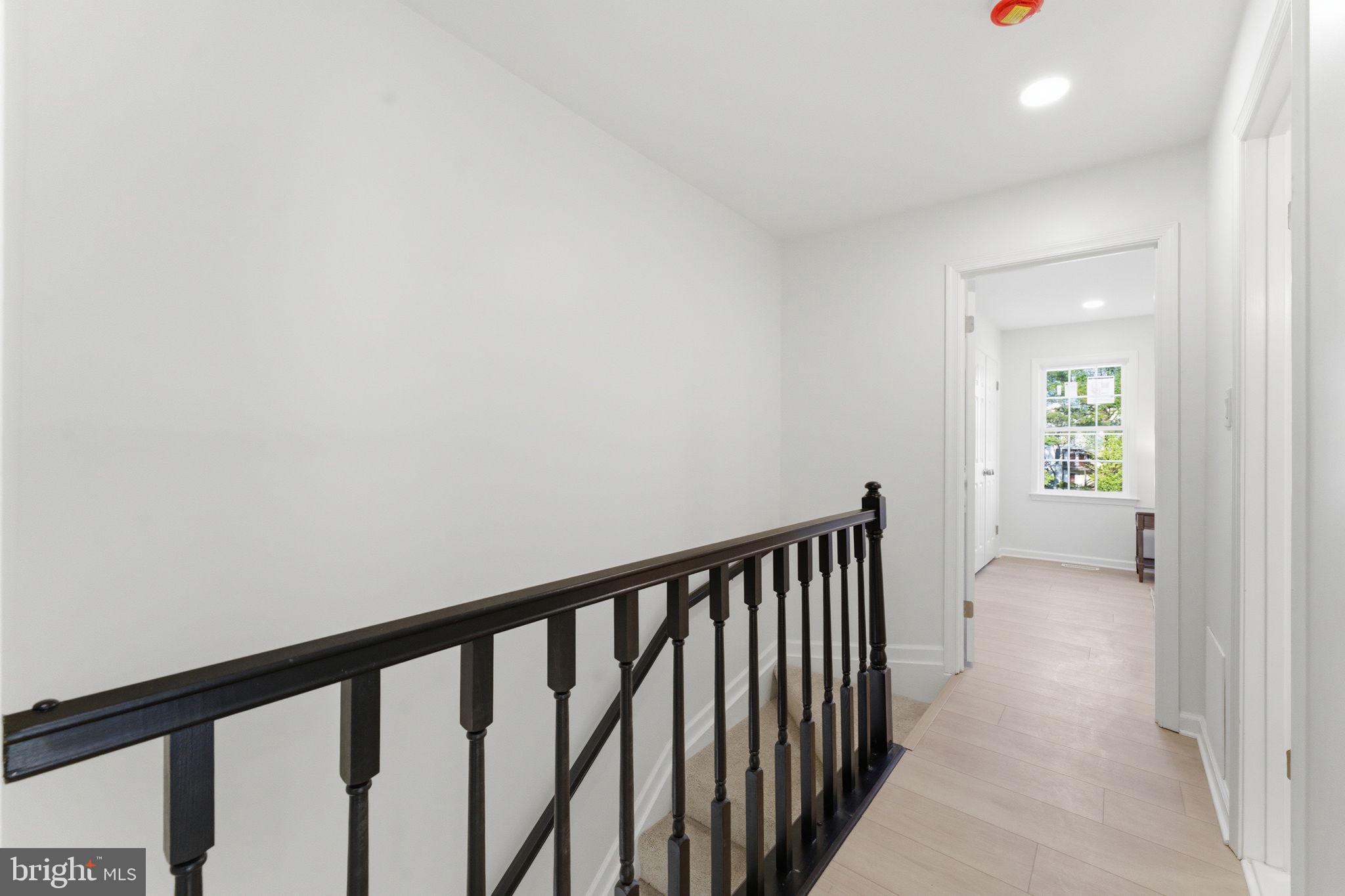 OAKTON VILLAGE - Residential