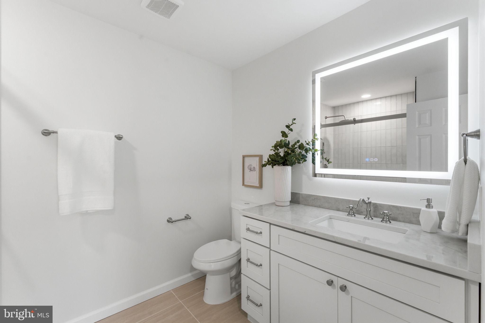 OAKTON VILLAGE - Residential