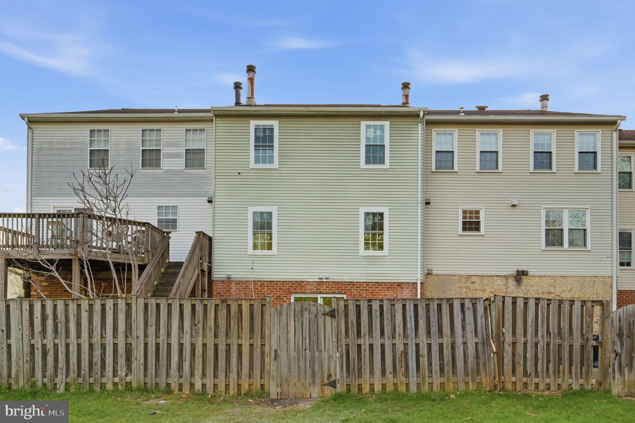 OAKTON VILLAGE - Residential