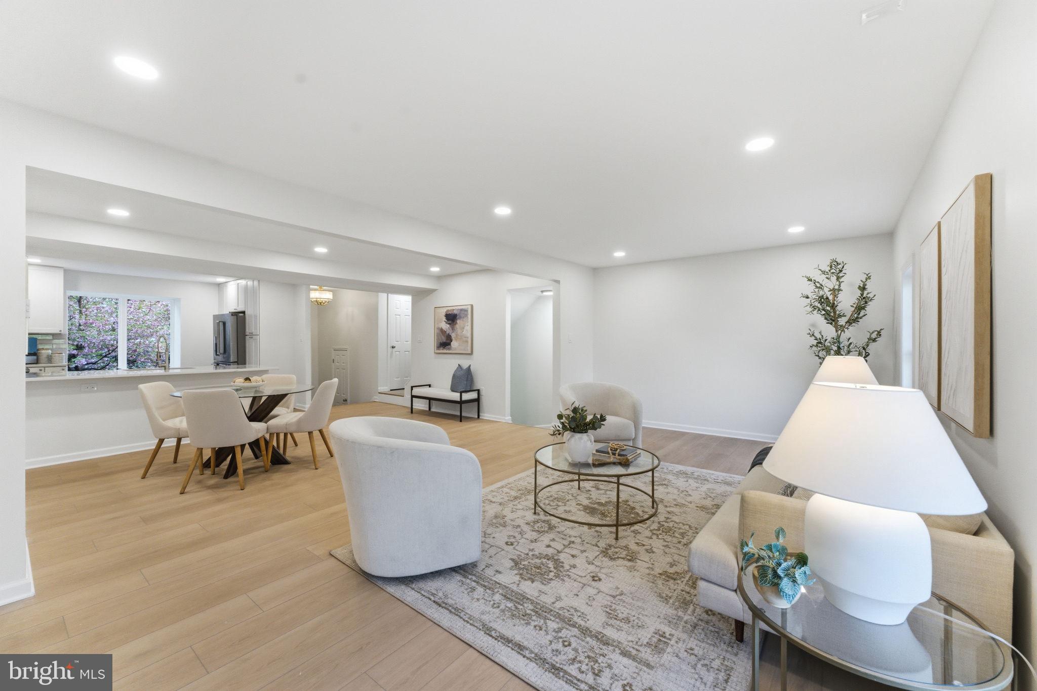 OAKTON VILLAGE - Residential