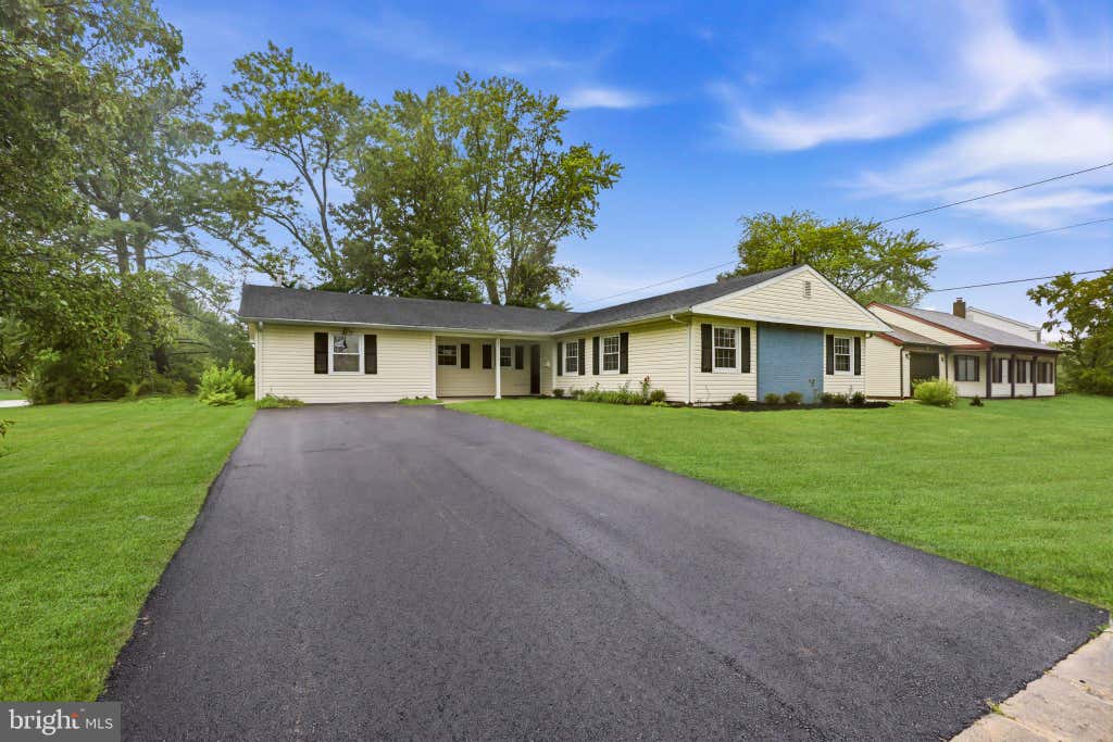 Photo of 35 Eagen Lane, WILLINGBORO, NJ 08046 (MLS # NJBL2118116)