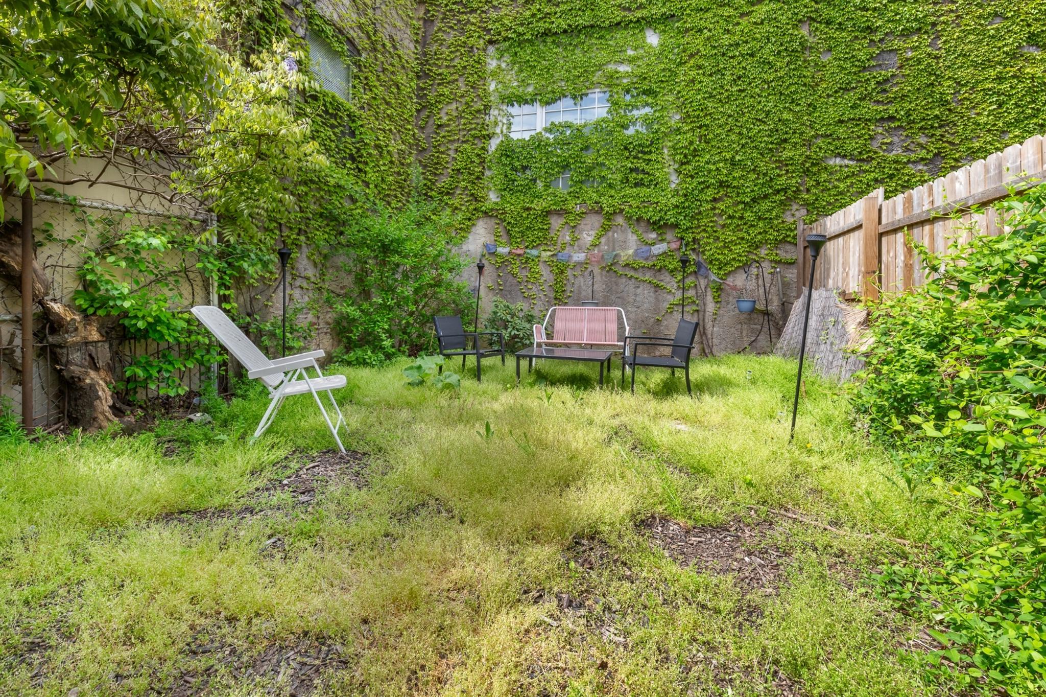 EAST KENSINGTON - Residential Income