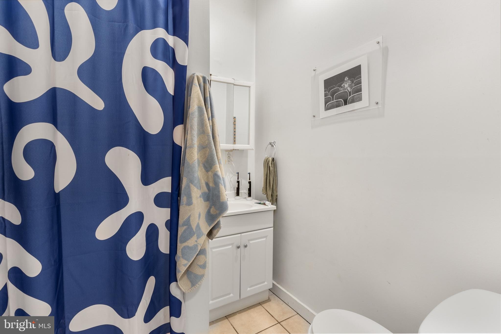 EAST KENSINGTON - Residential Income