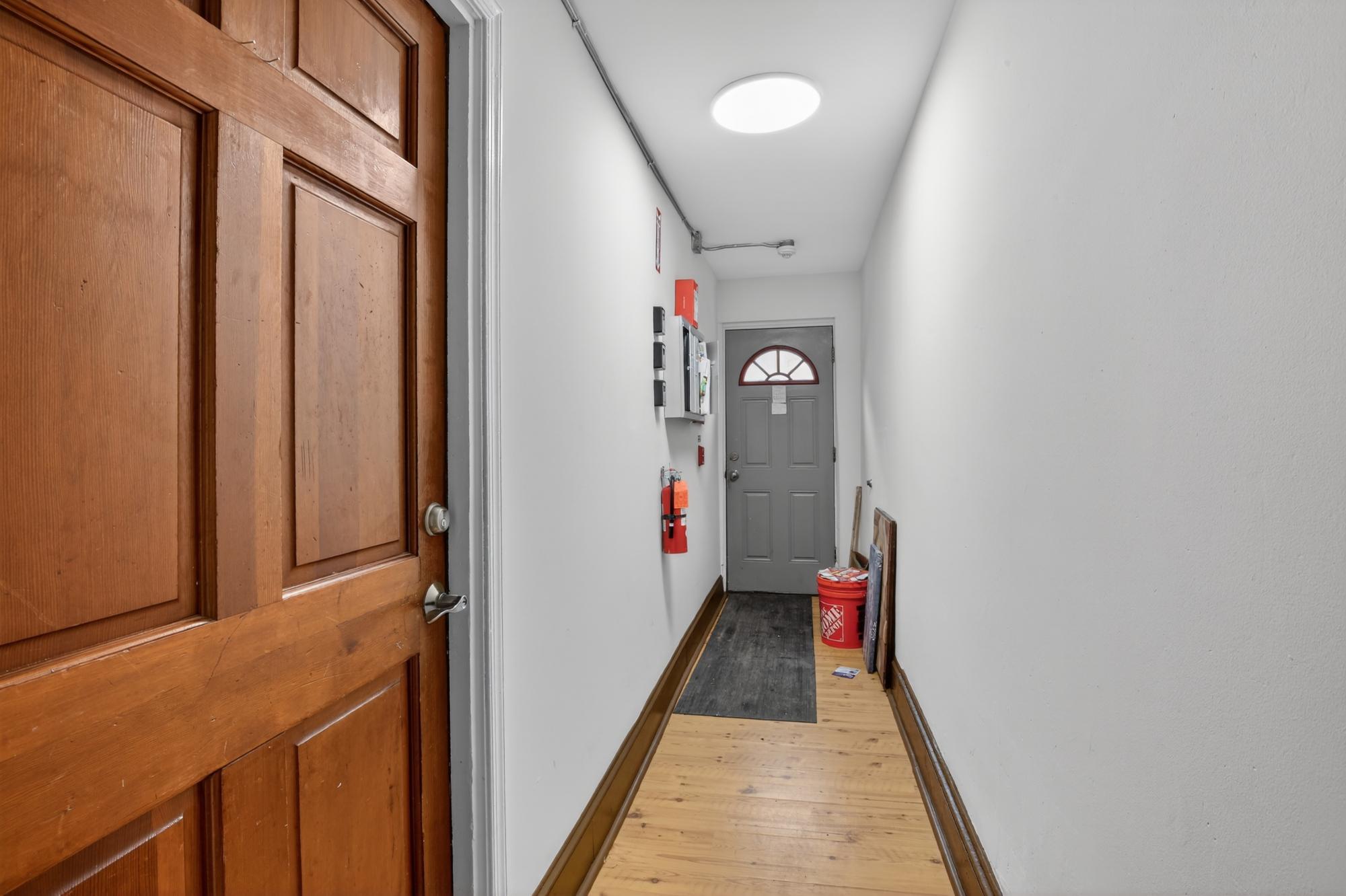 EAST KENSINGTON - Residential Income