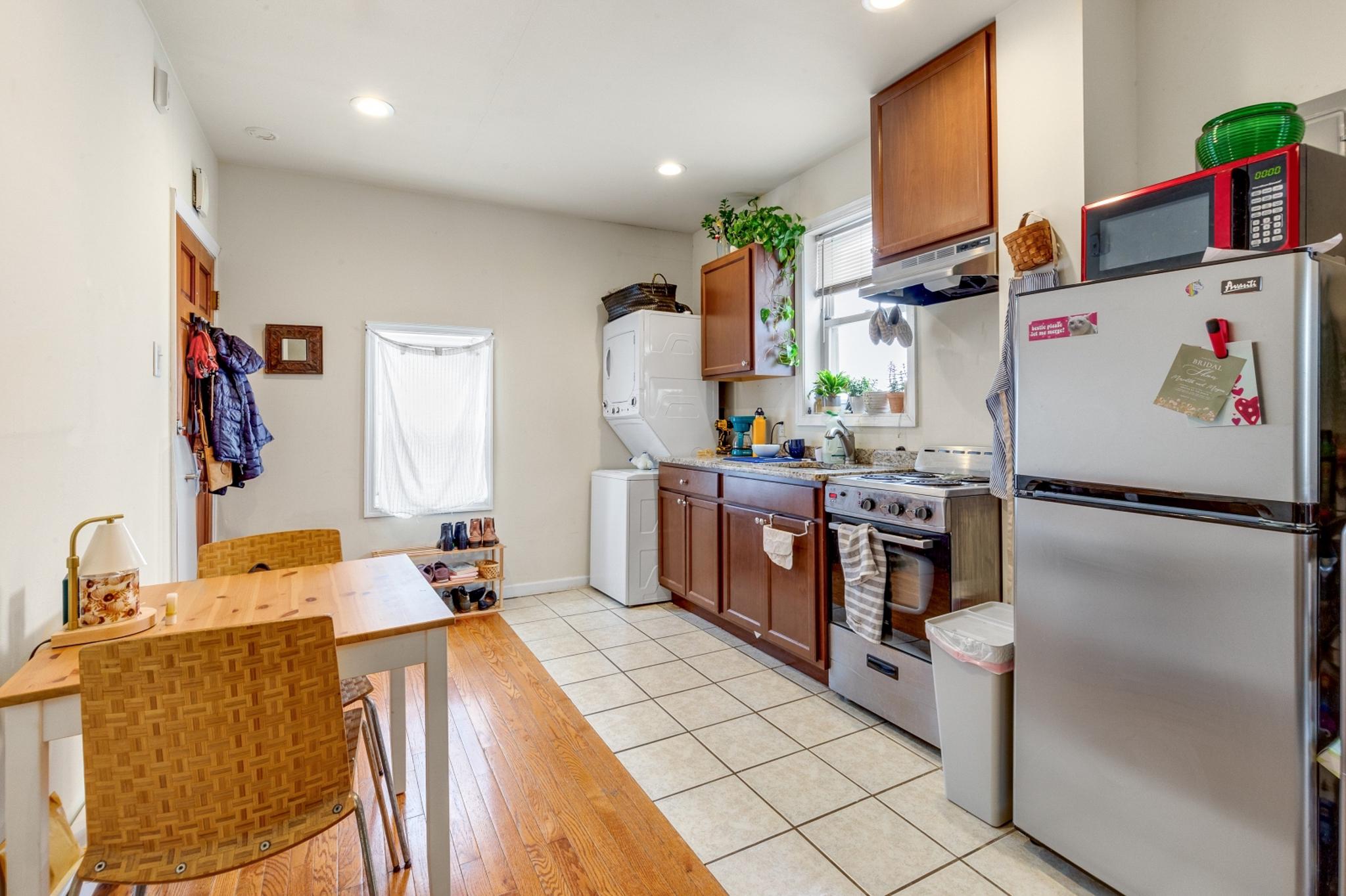 EAST KENSINGTON - Residential Income