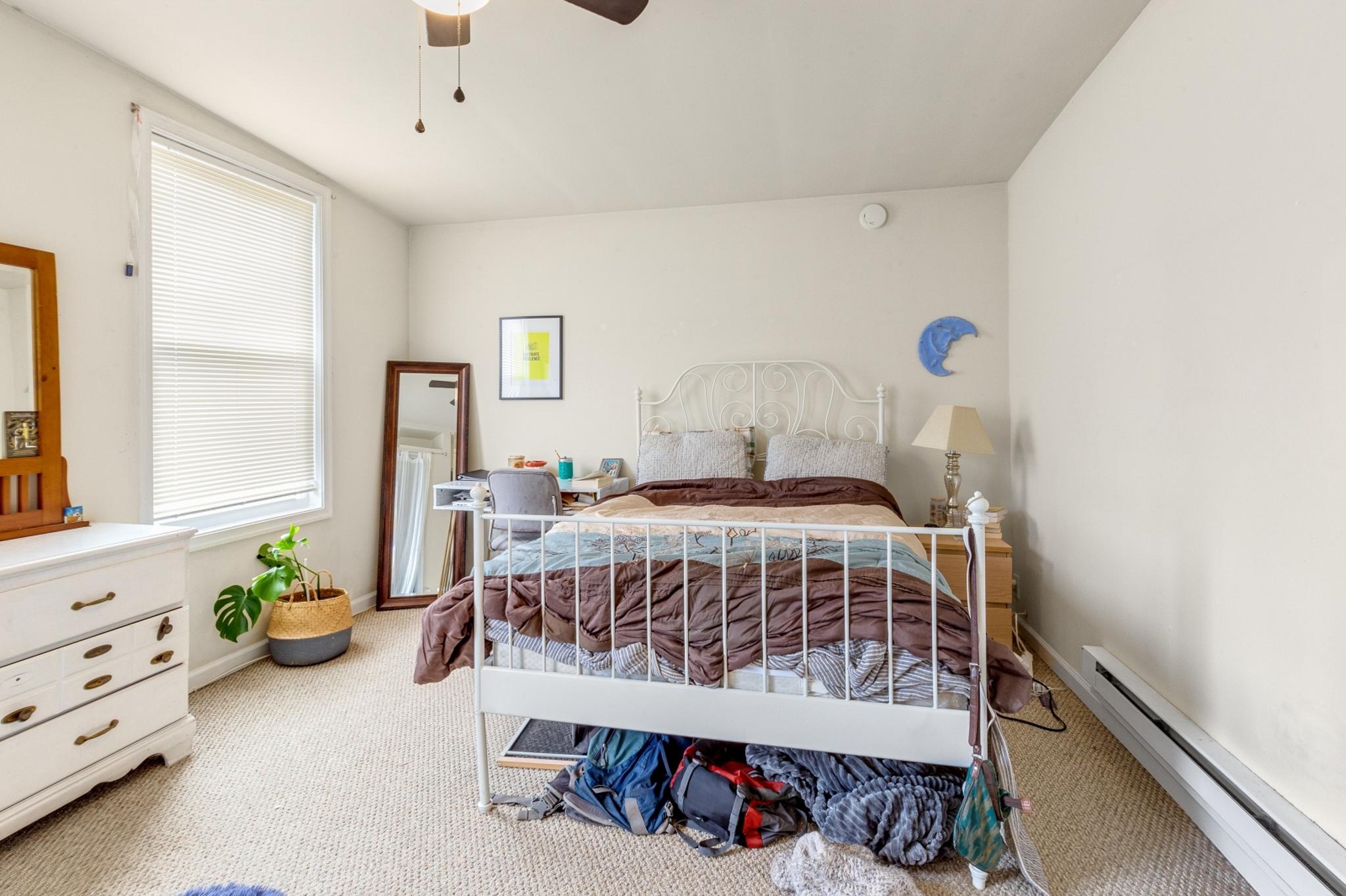 EAST KENSINGTON - Residential Income