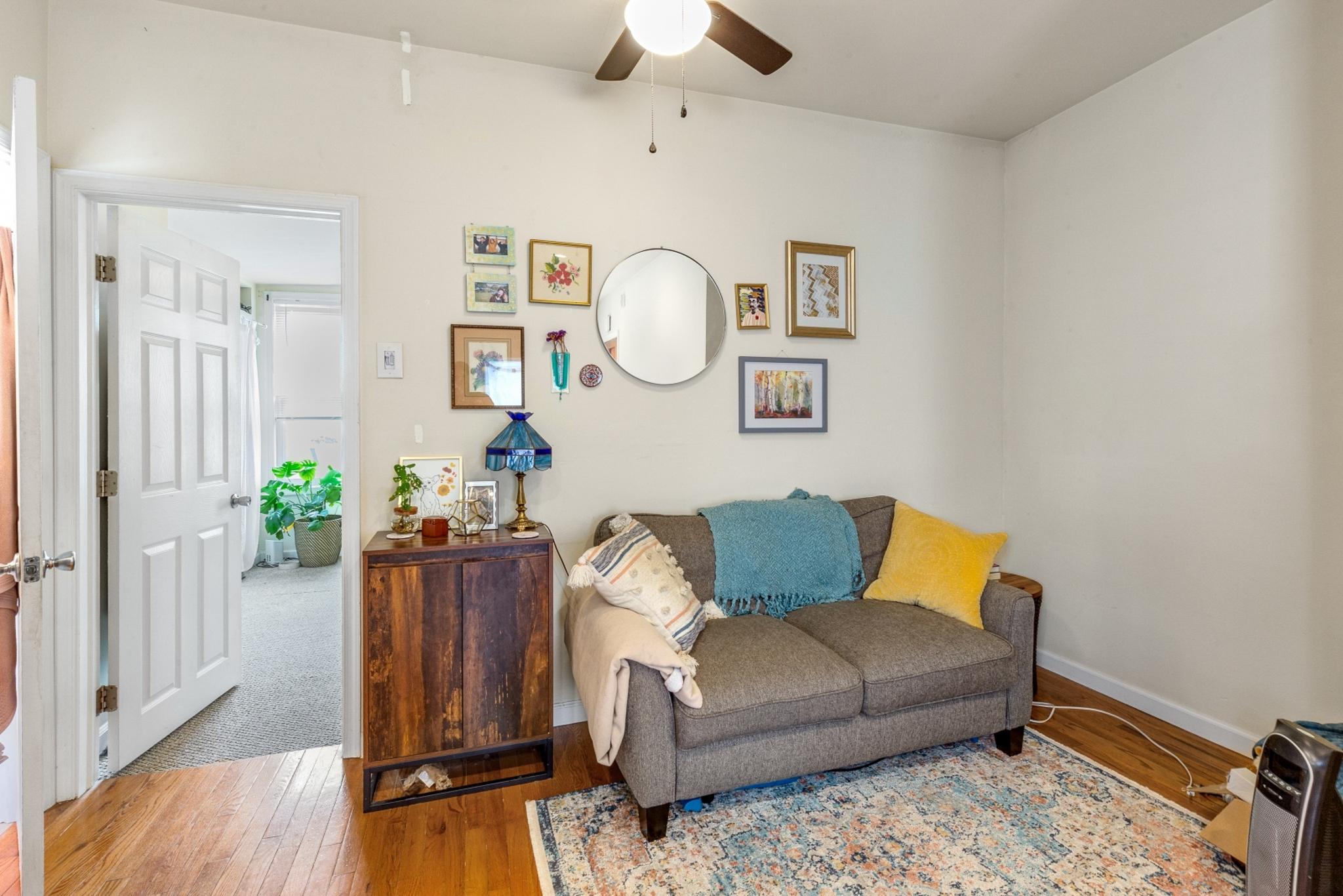 EAST KENSINGTON - Residential Income