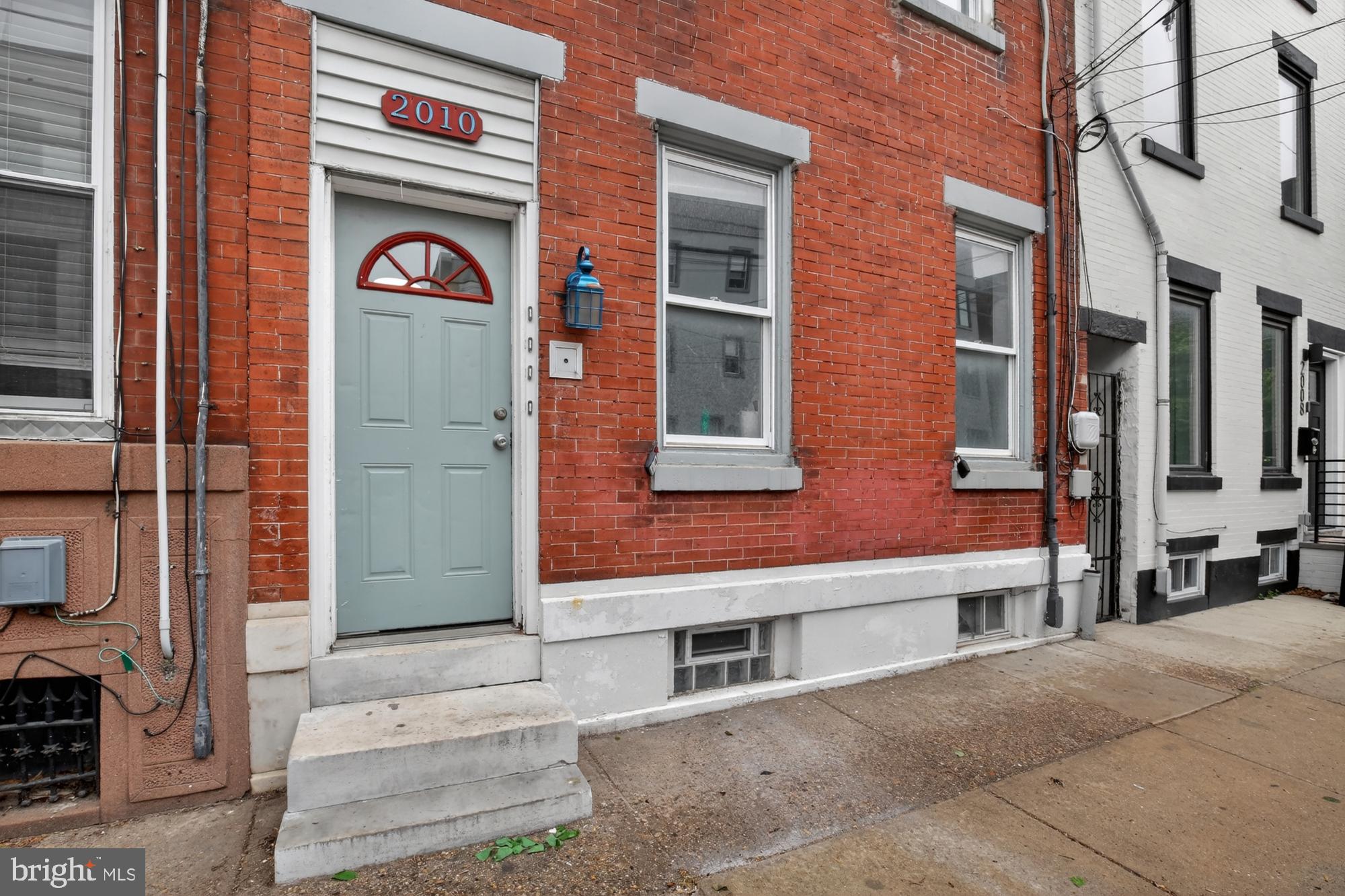 EAST KENSINGTON - Residential Income