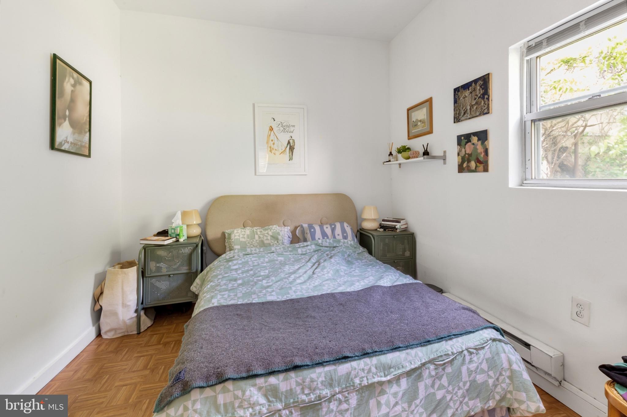 EAST KENSINGTON - Residential Income