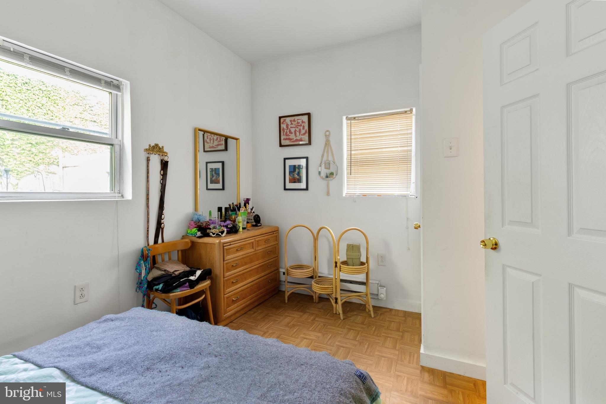 EAST KENSINGTON - Residential Income