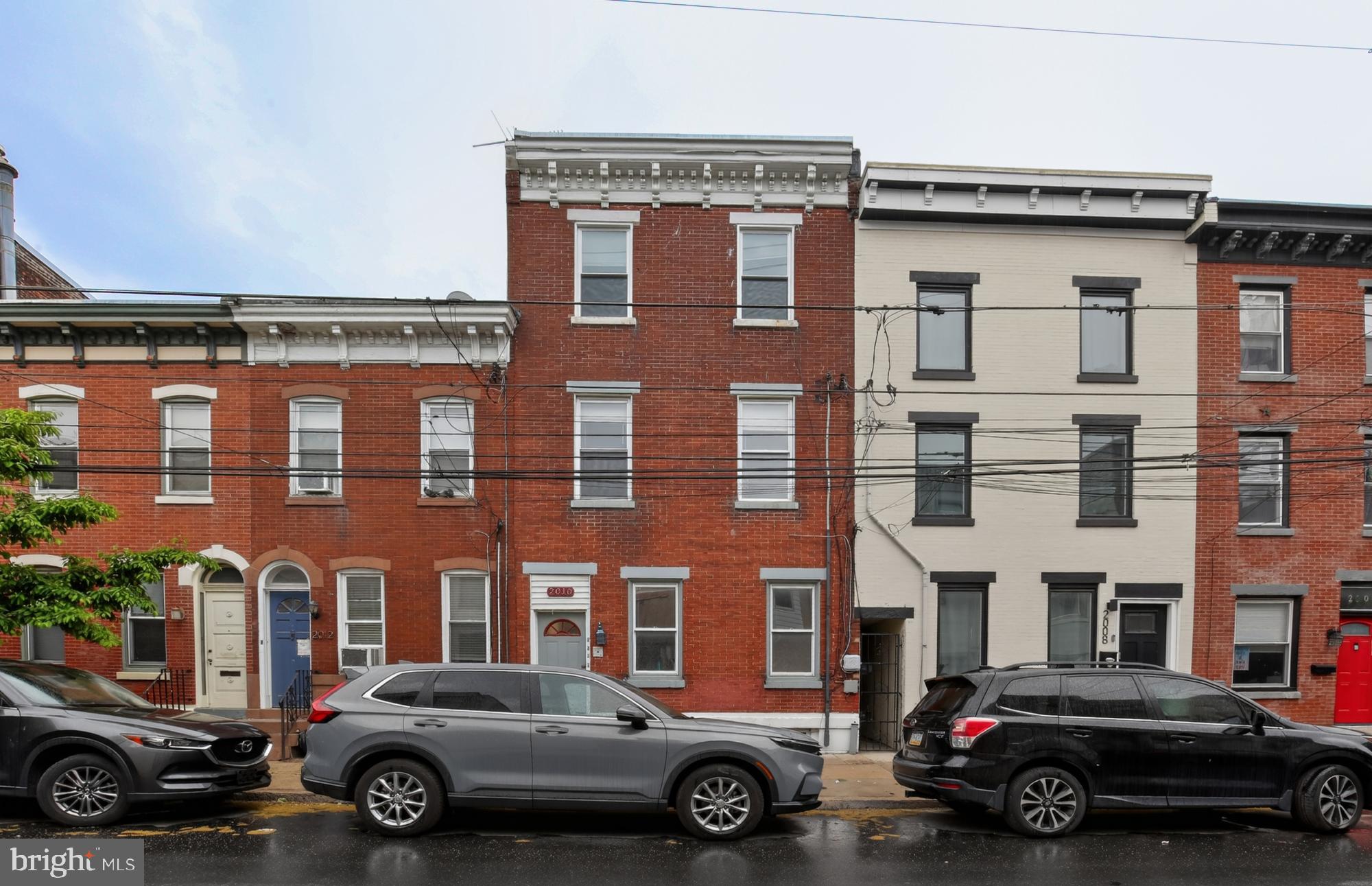 EAST KENSINGTON - Residential Income