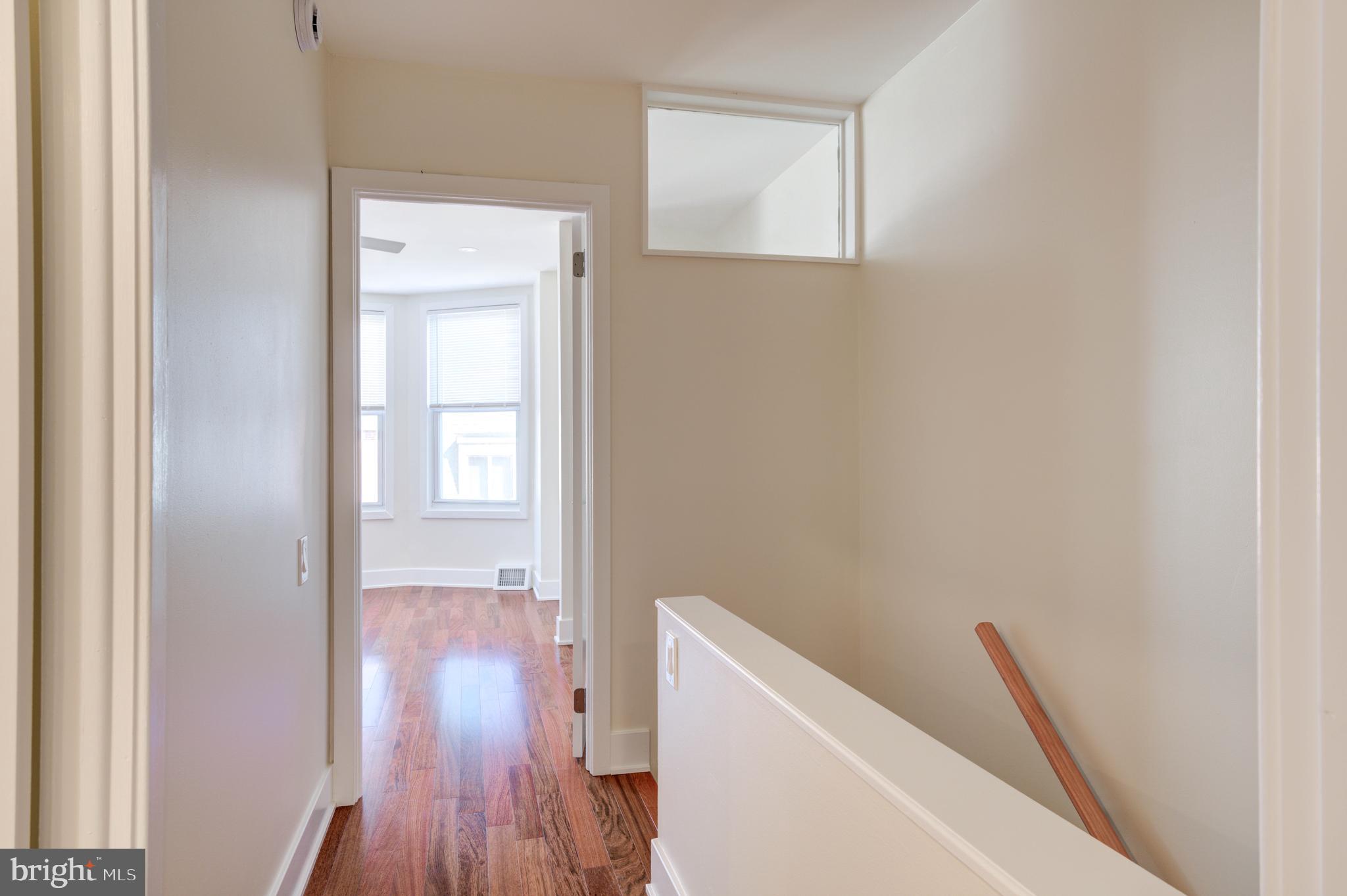 QUEEN VILLAGE - Residential