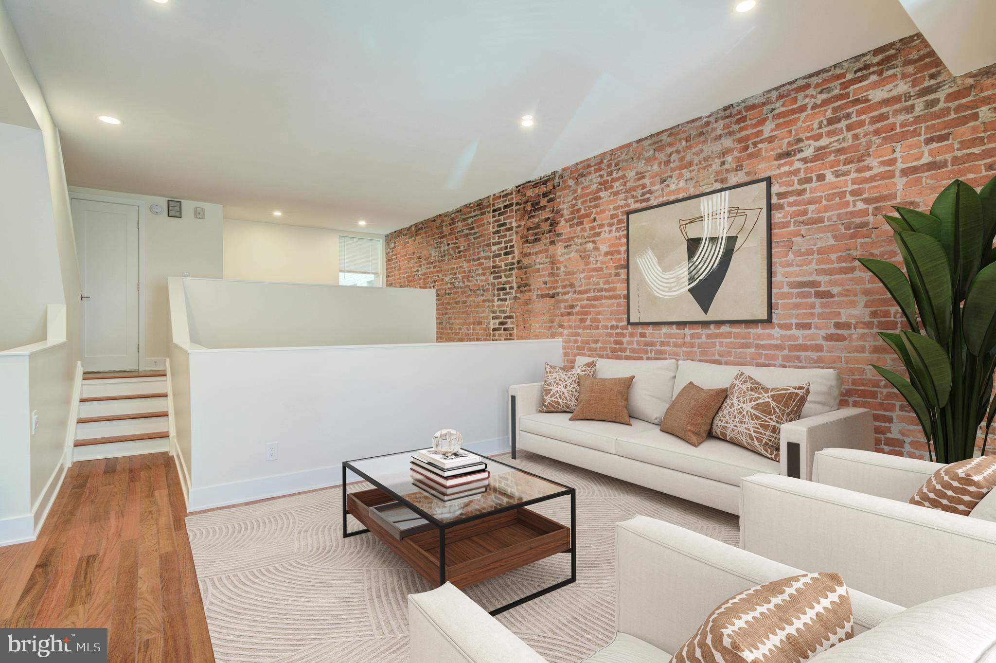 QUEEN VILLAGE - Residential