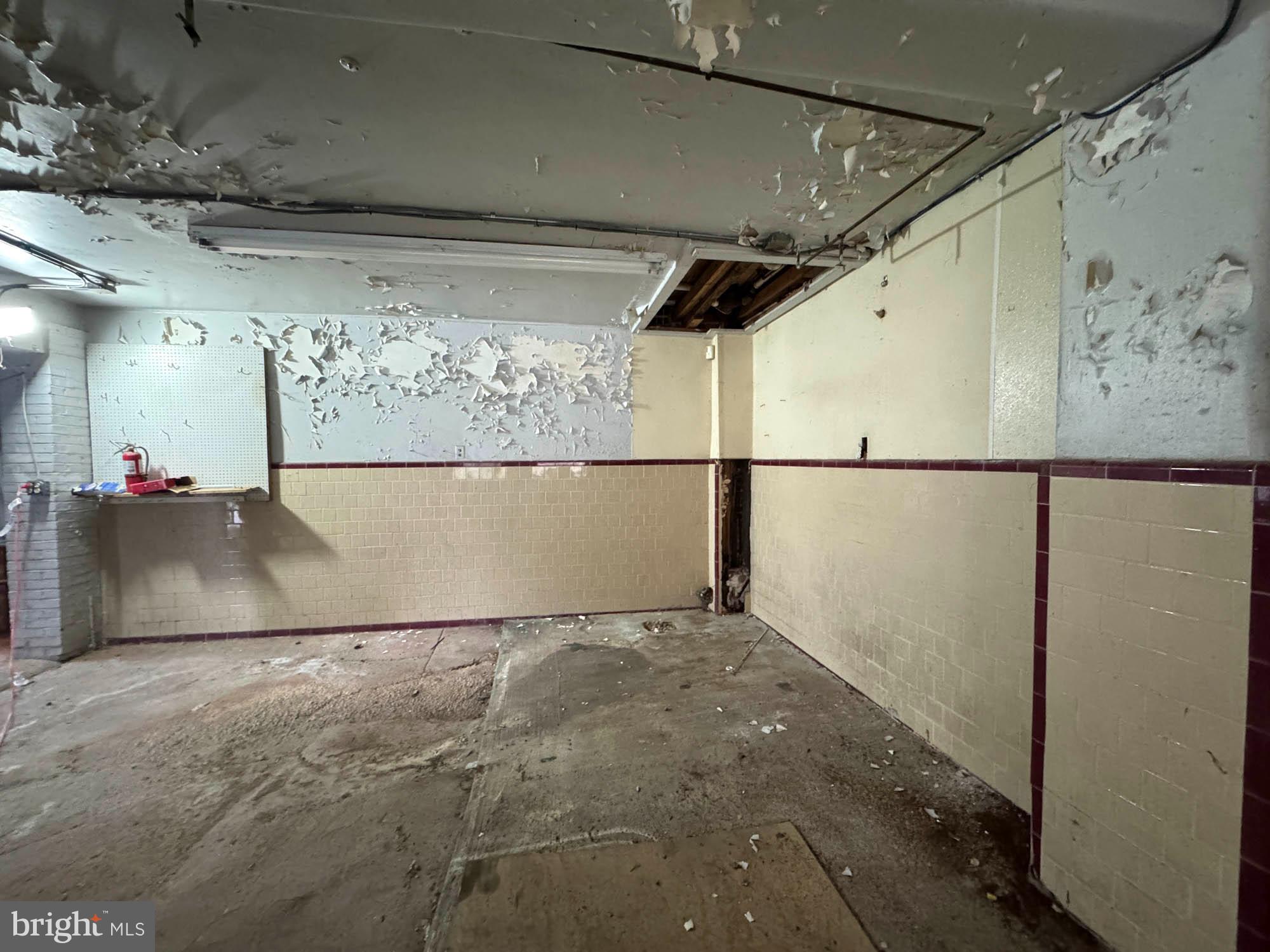 HOLLINS MARKET - Commercial Sale