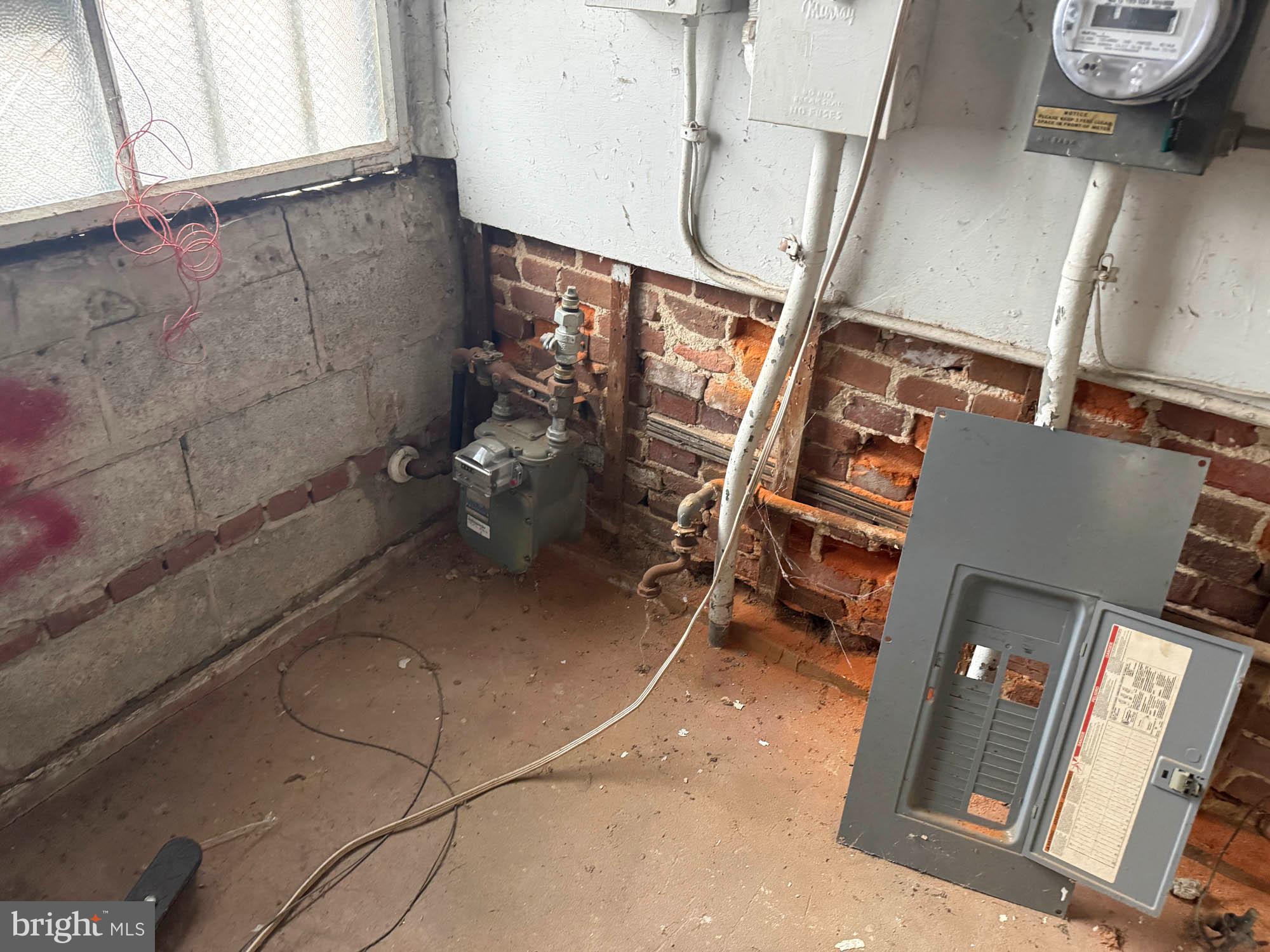 HOLLINS MARKET - Commercial Sale