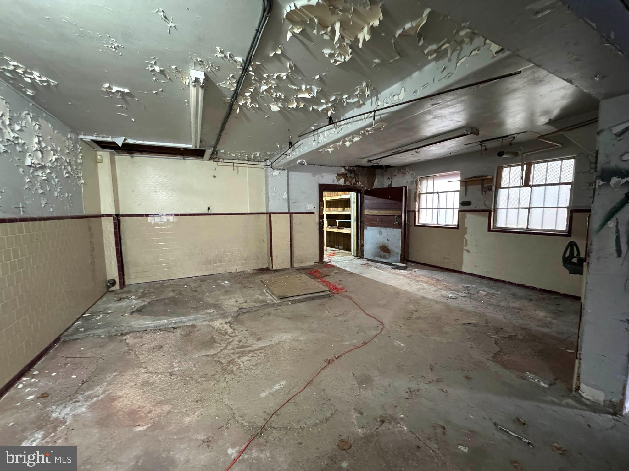 HOLLINS MARKET - Commercial Sale