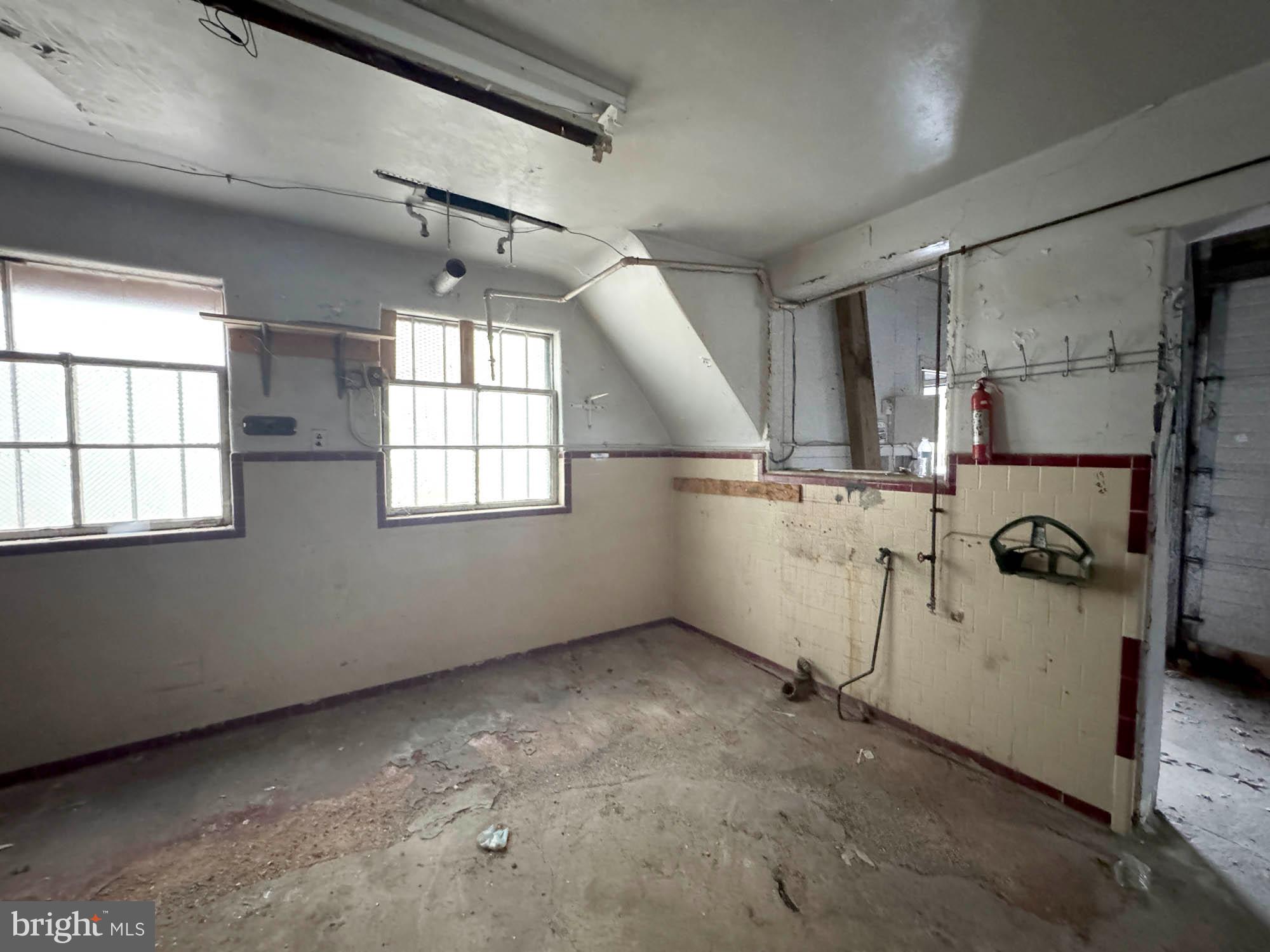 HOLLINS MARKET - Commercial Sale